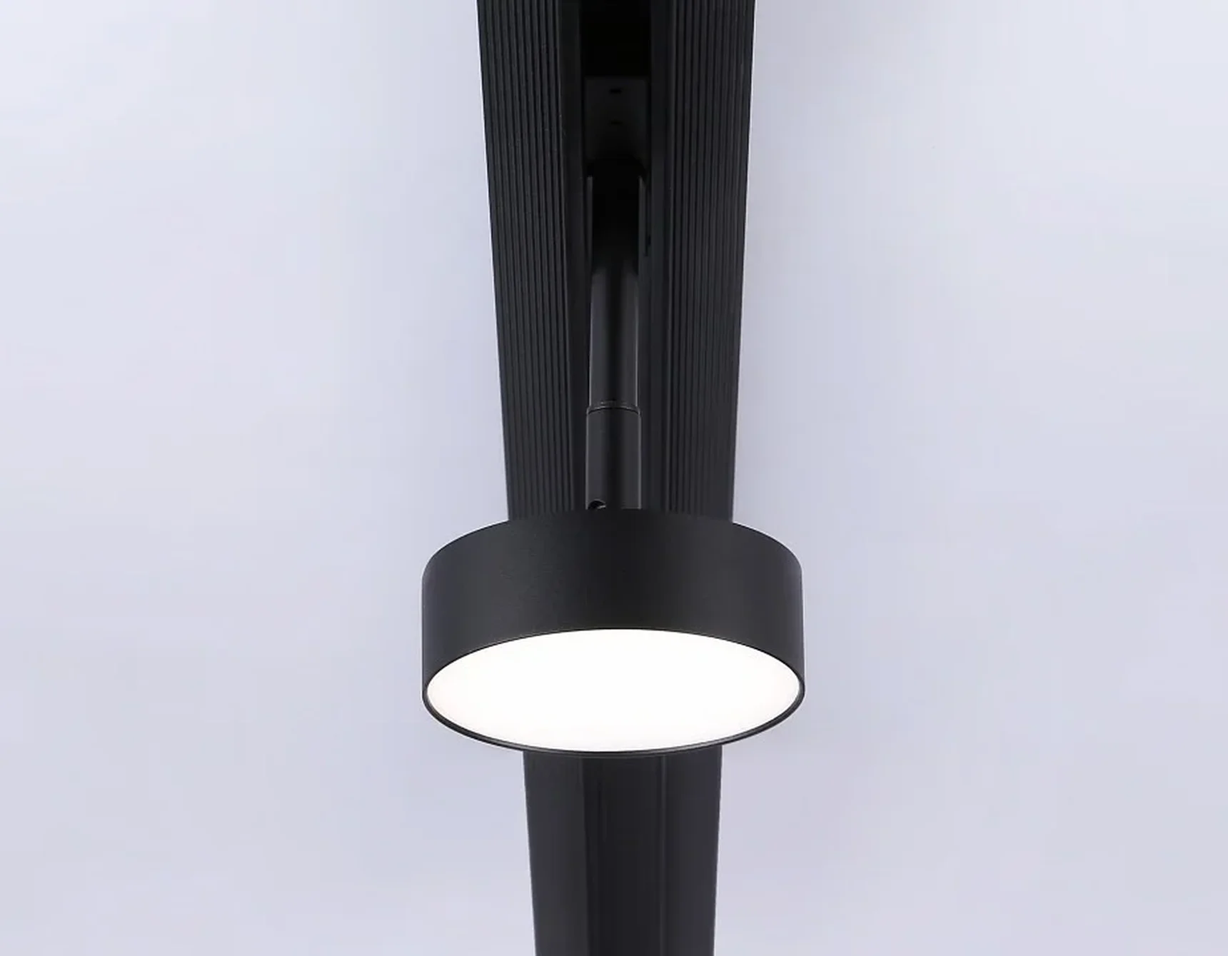 Светильник светодиодный трековый для шинопровода Magnetic GL3853 BK черный IP20 12W 4200K 48V D95*30