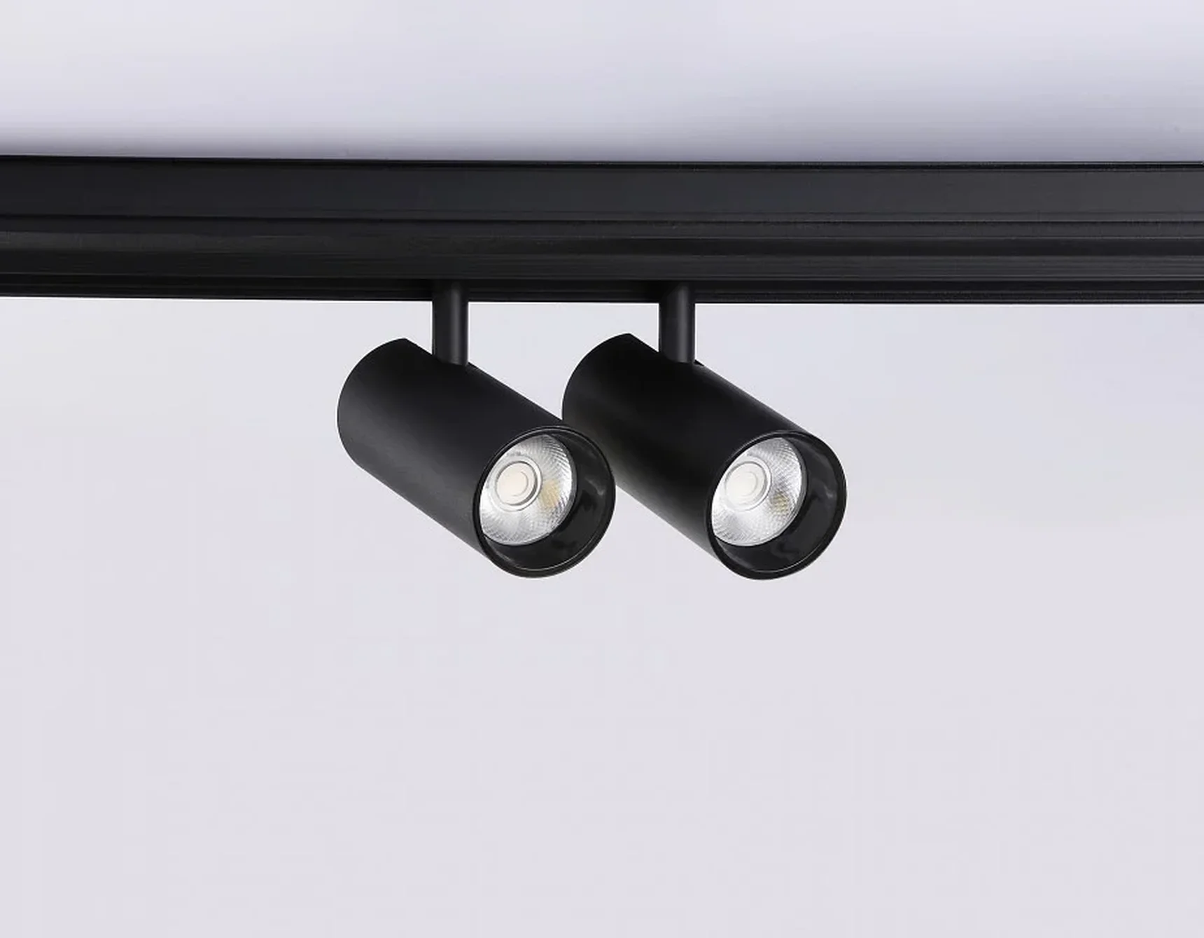 Светильник светодиодный трековый для шинопровода Magnetic GL3902/2 BK черный LED 20W 4200К 48V 24° 180*45*182