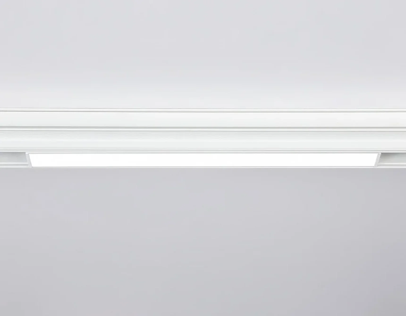 Светильник светодиодный для шинопровода Magnetic GL4001 WH белый IP20 12W 4200K 48V 300*22*45