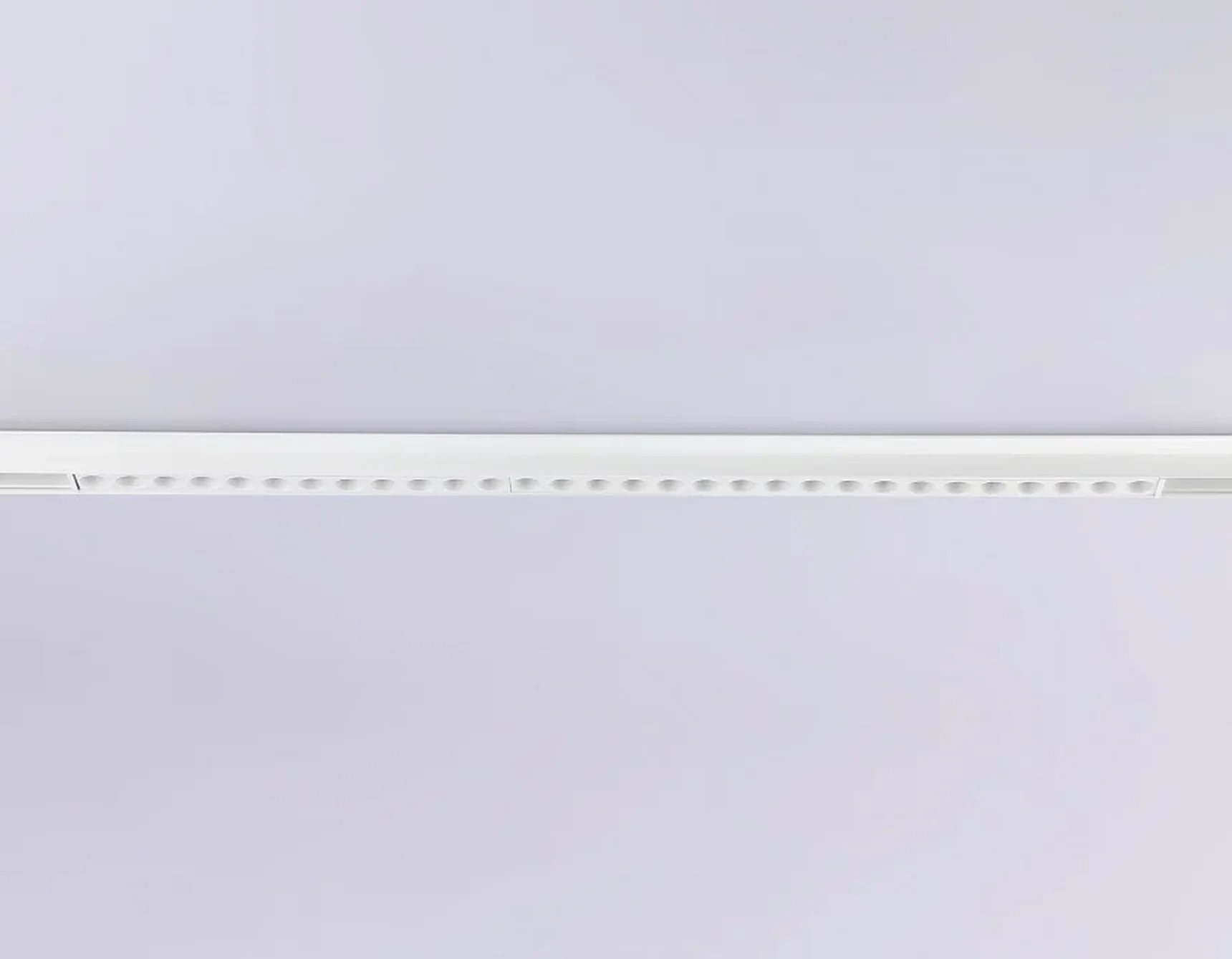 Светильник светодиодный трековый для шинопровода Magnetic GL4031 WH белый IP20 30W 4200K 48V 24° 550*22*45