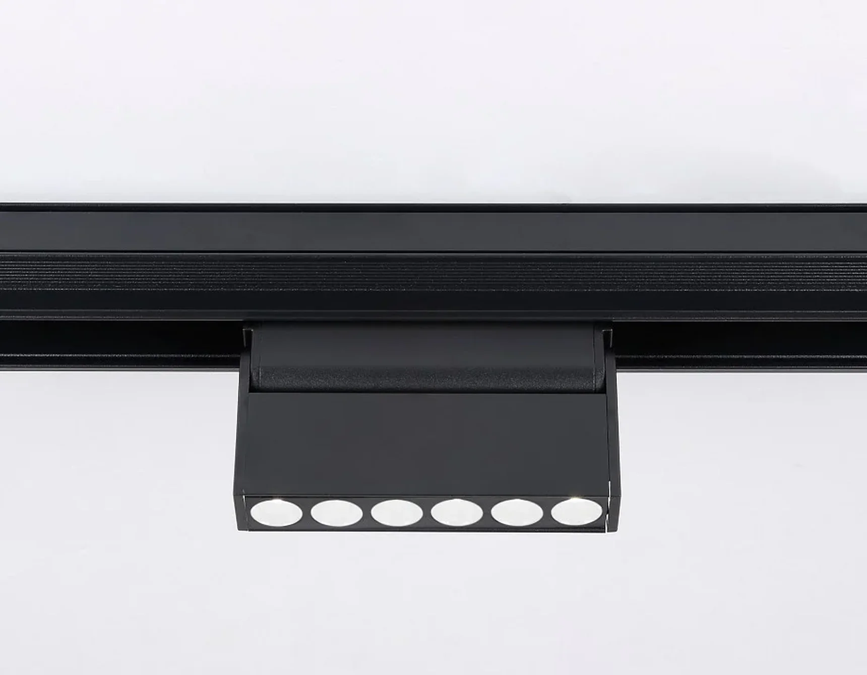 Светильник светодиодный поворотный для шинопровода Magnetic GL4040 BK черный IP20 6W 4200K 48V 24° 115*22*105