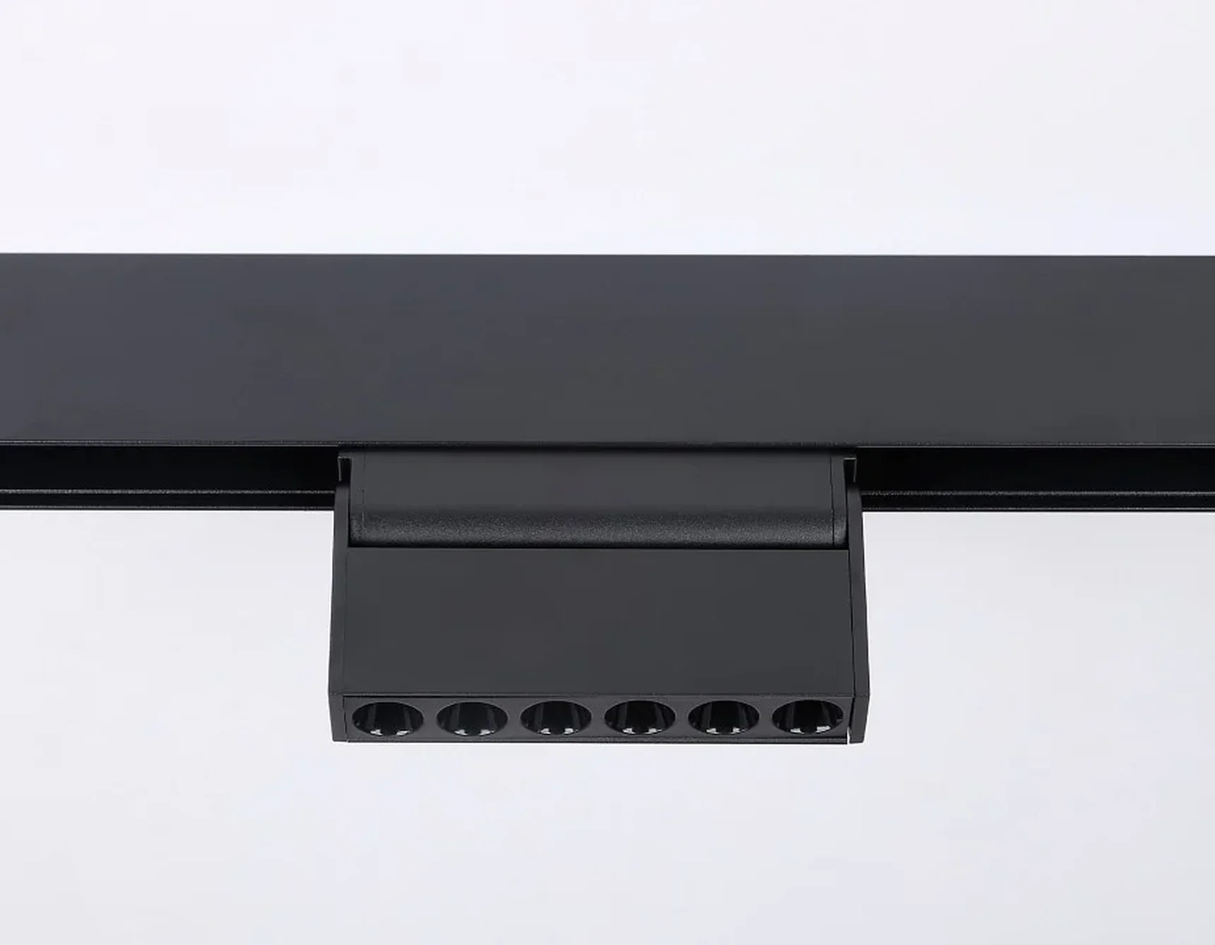 Светильник светодиодный поворотный для шинопровода Magnetic GL4040 BK черный IP20 6W 4200K 48V 24° 115*22*105