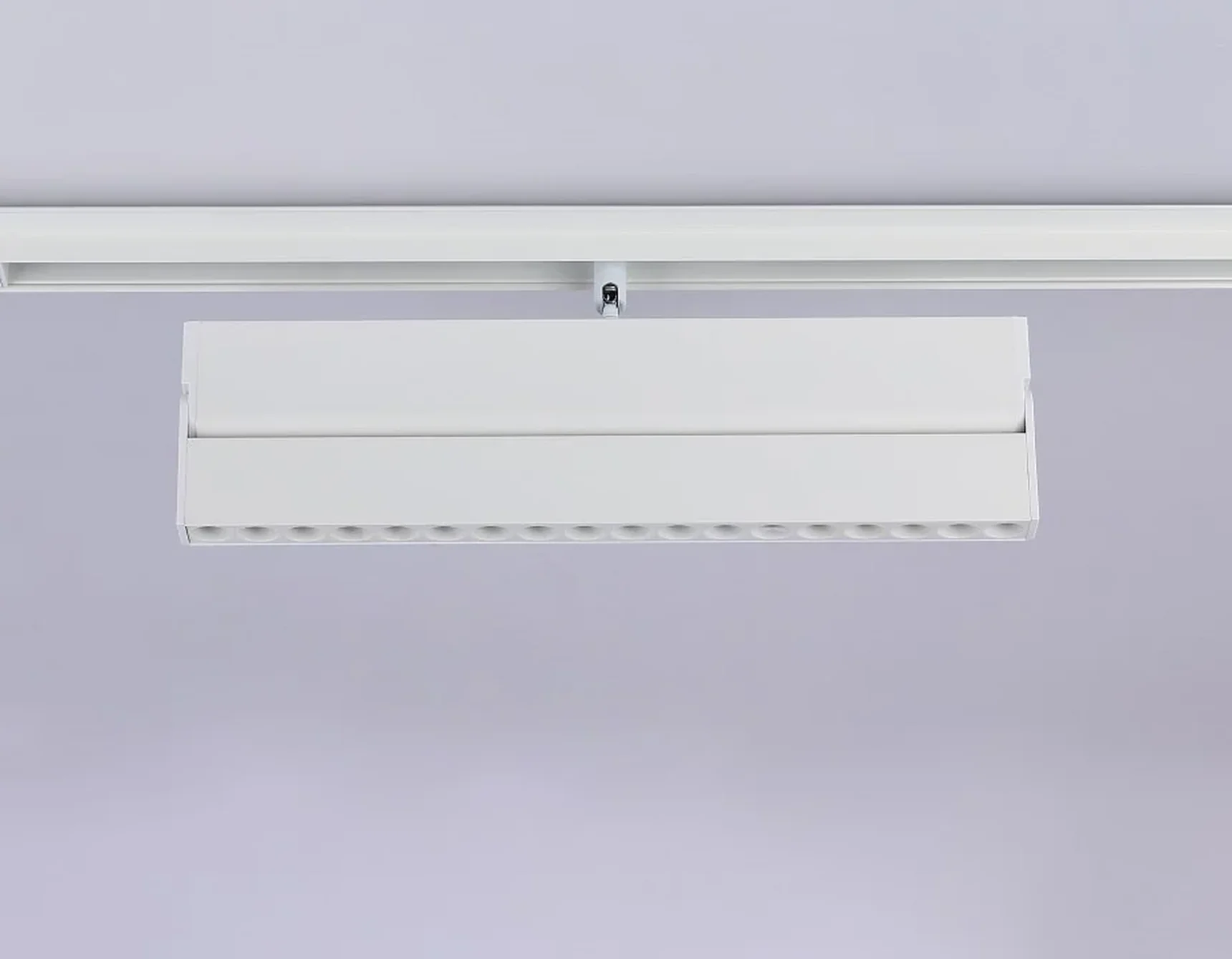 Светильник светодиодный трековый для шинопровода Magnetic GL4080 WH белый 18W 4200K 48V 24° 325*22*45