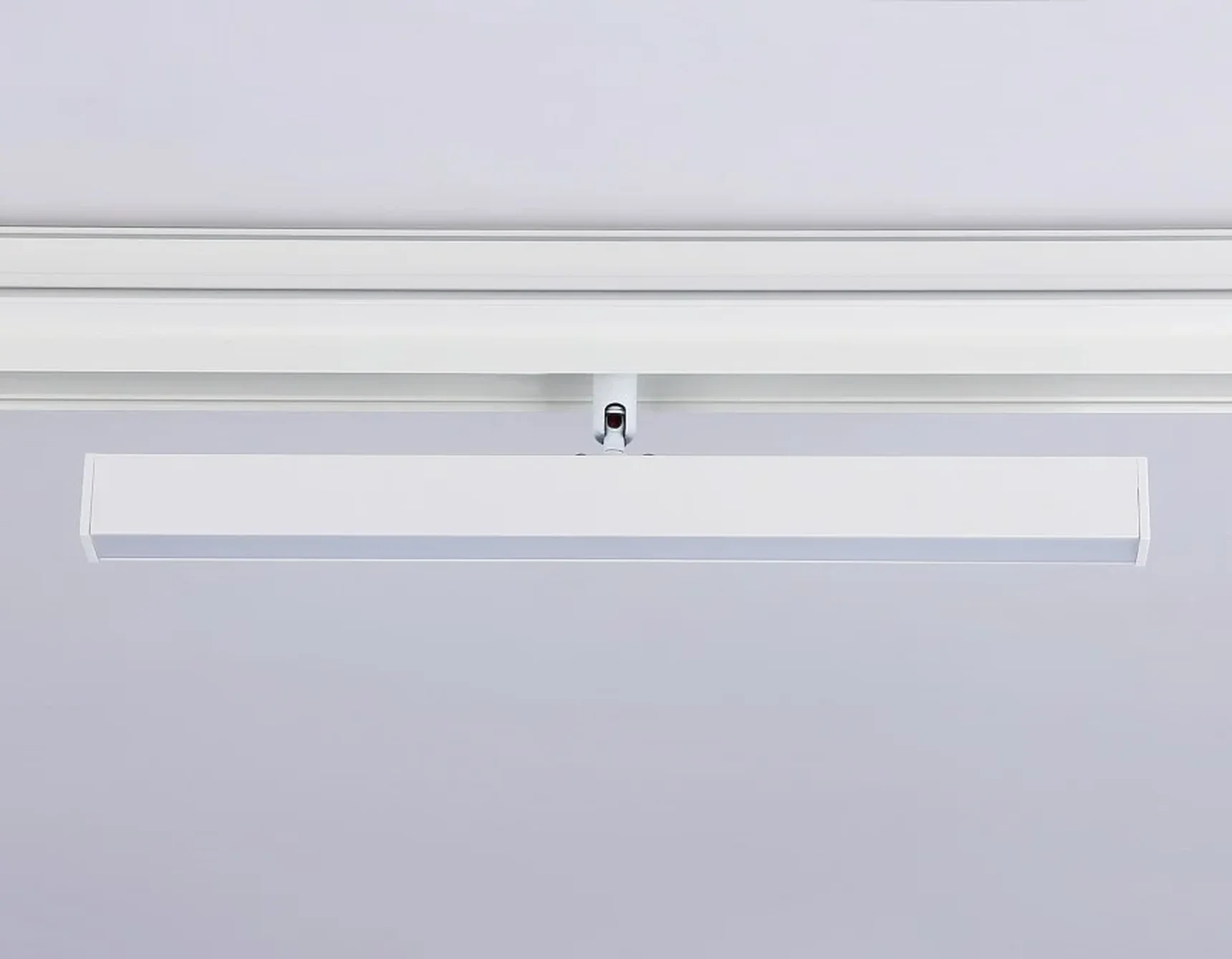 Светильник светодиодный трековый для шинопровода Magnetic GL4200 WH белый IP20 12W 4200K 48V 605*22*45
