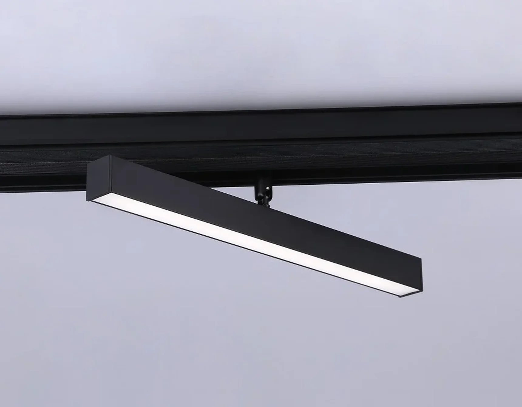 Светильник светодиодный трековый для шинопровода Magnetic GL4201 BK черный IP20 12W 4200K 48V 605*22*45