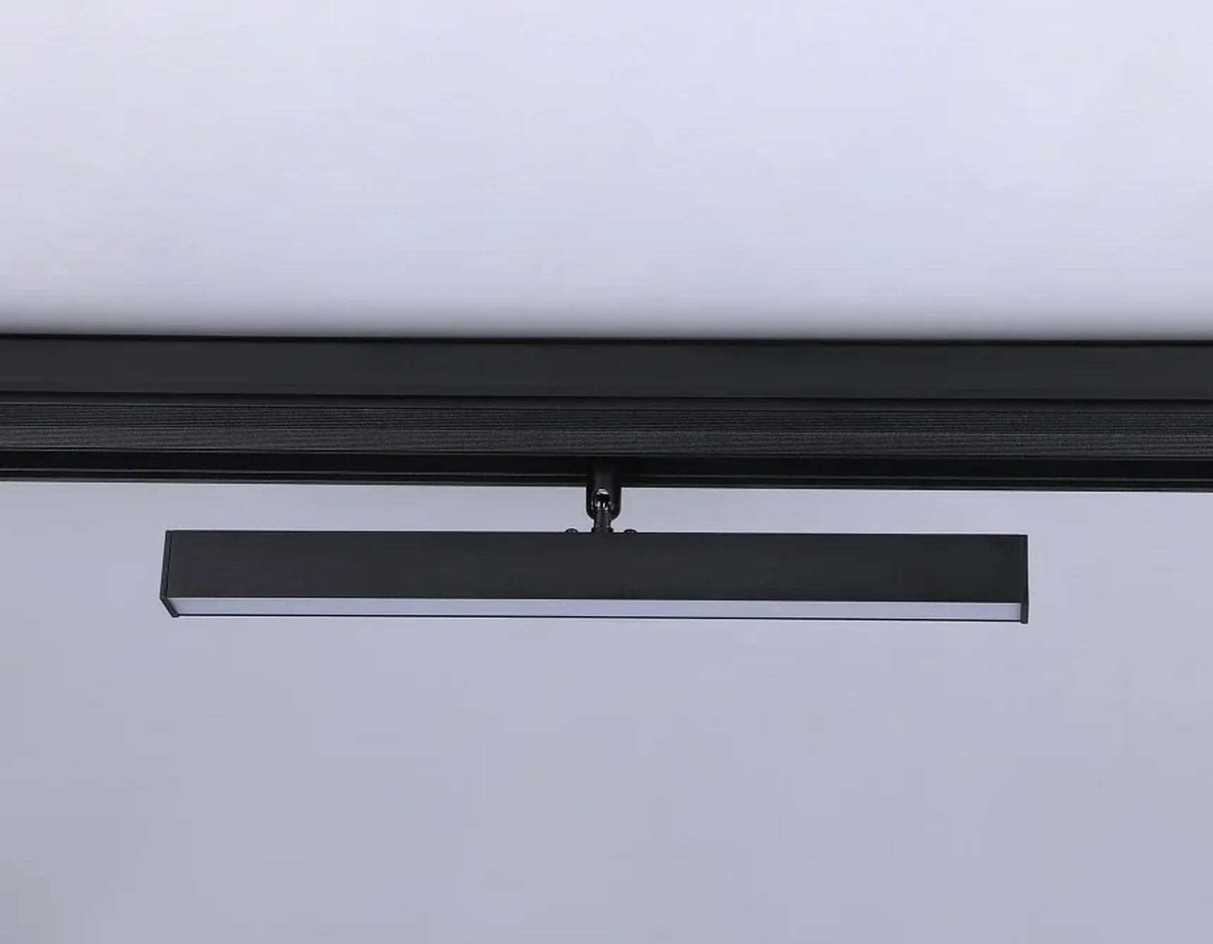 Светильник светодиодный трековый для шинопровода Magnetic GL4201 BK черный IP20 12W 4200K 48V 605*22*45