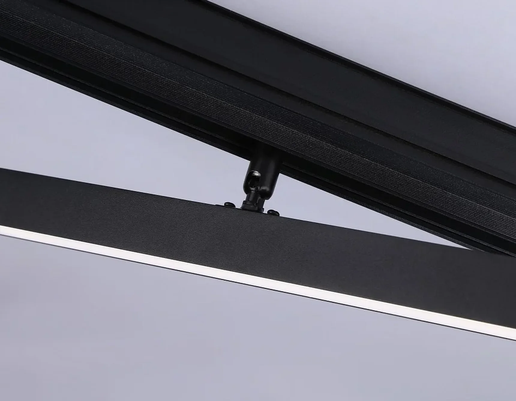 Светильник светодиодный трековый для шинопровода Magnetic GL4201 BK черный IP20 12W 4200K 48V 605*22*45