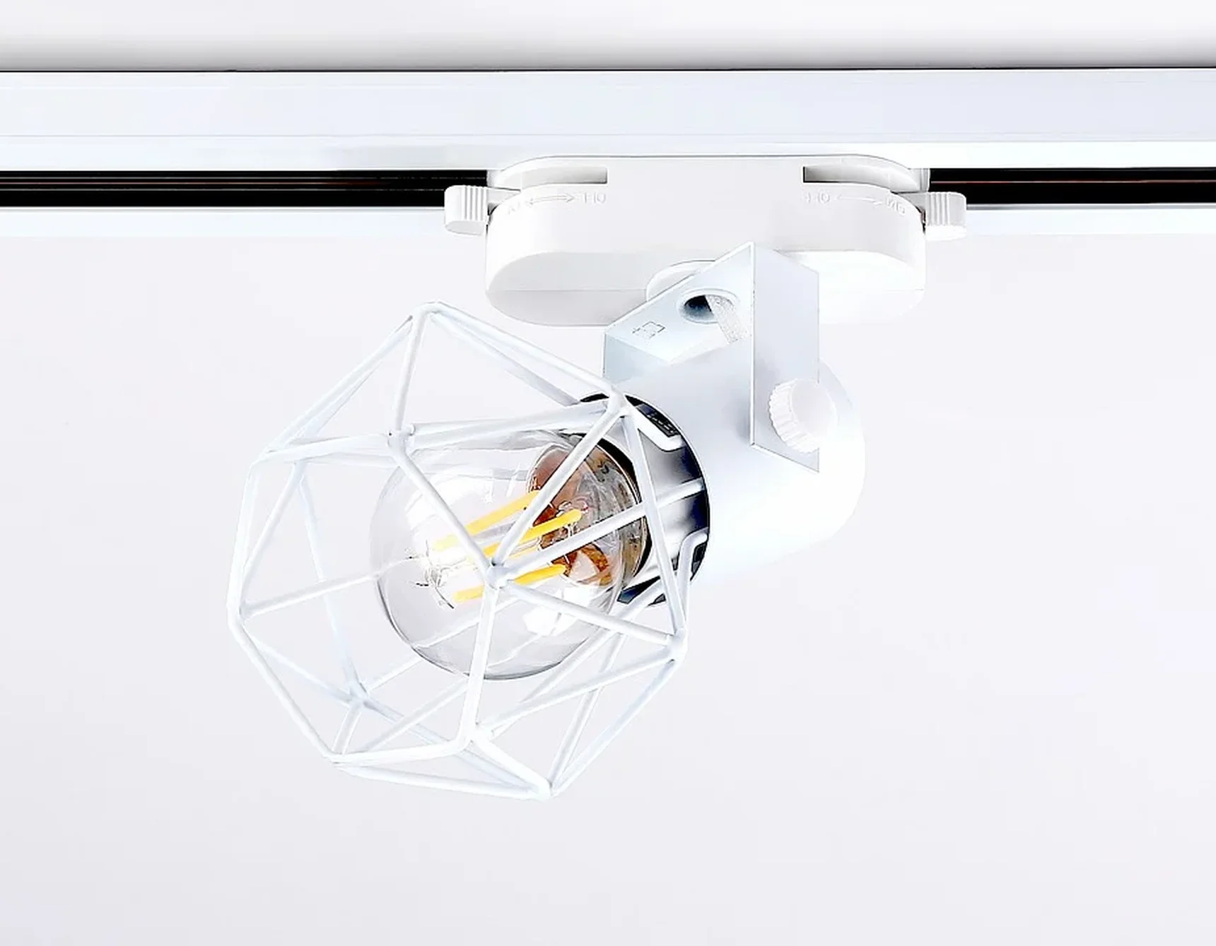 Светильник трековый GL5001 WH белый E27 max 40W D92*163