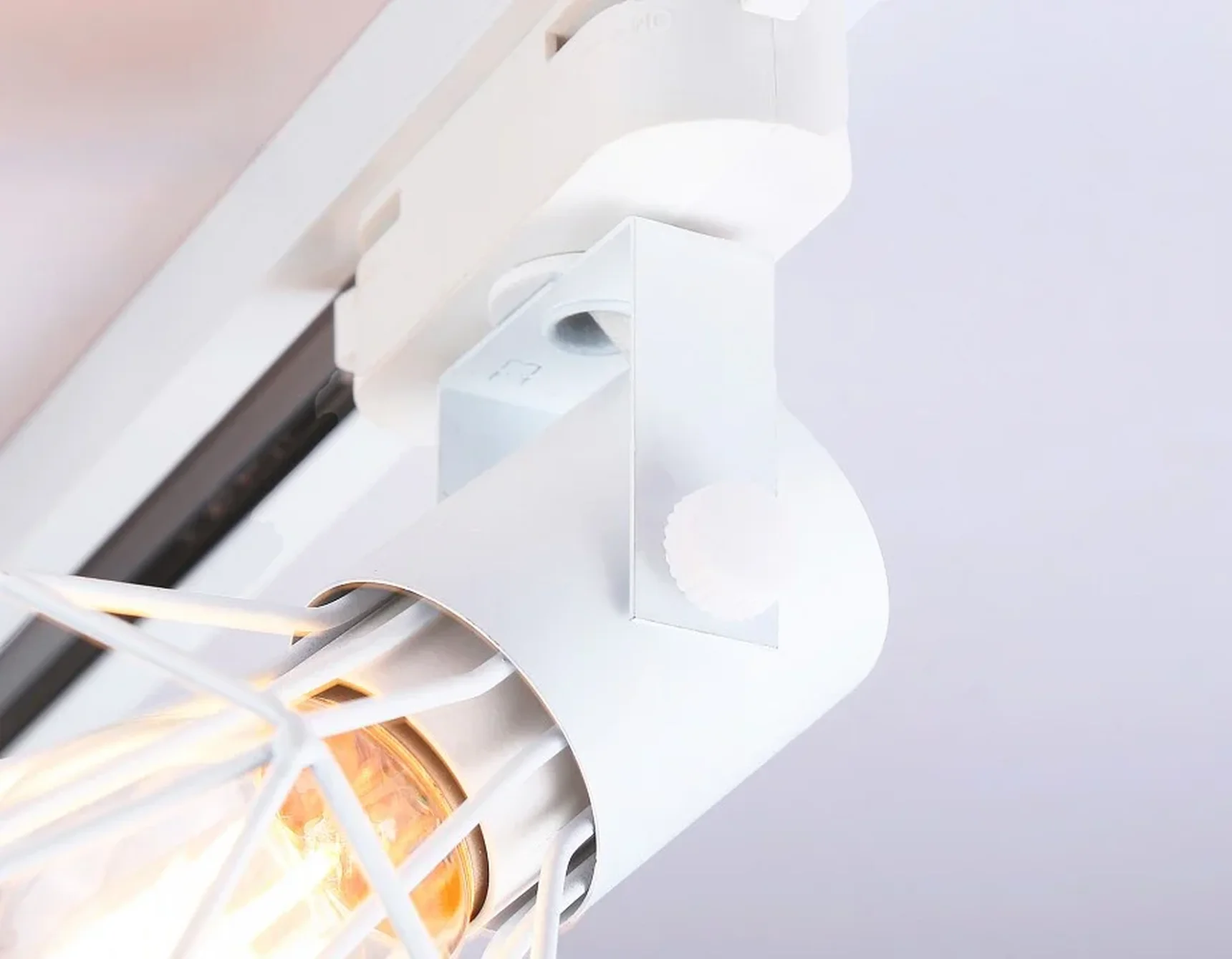 Светильник трековый GL5001 WH белый E27 max 40W D92*163