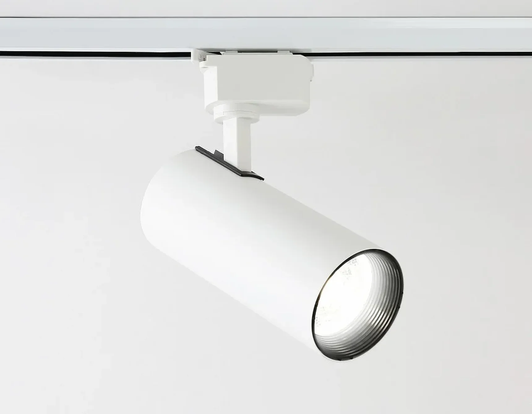 Cветильник светодиодный трековый GL5822 WH белый LED 24W 4200K 24°