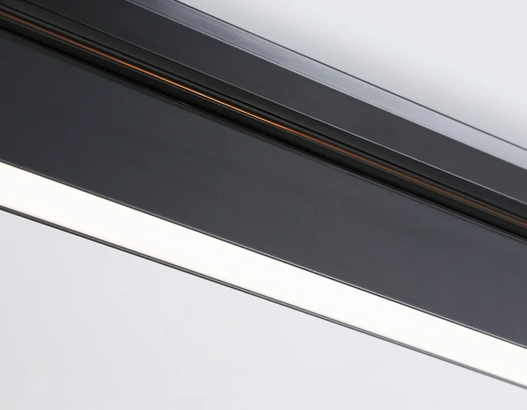 Светильник светодиодный трековый однофазный GL6739 BK черный IP20 30W 4200K 458*35*57