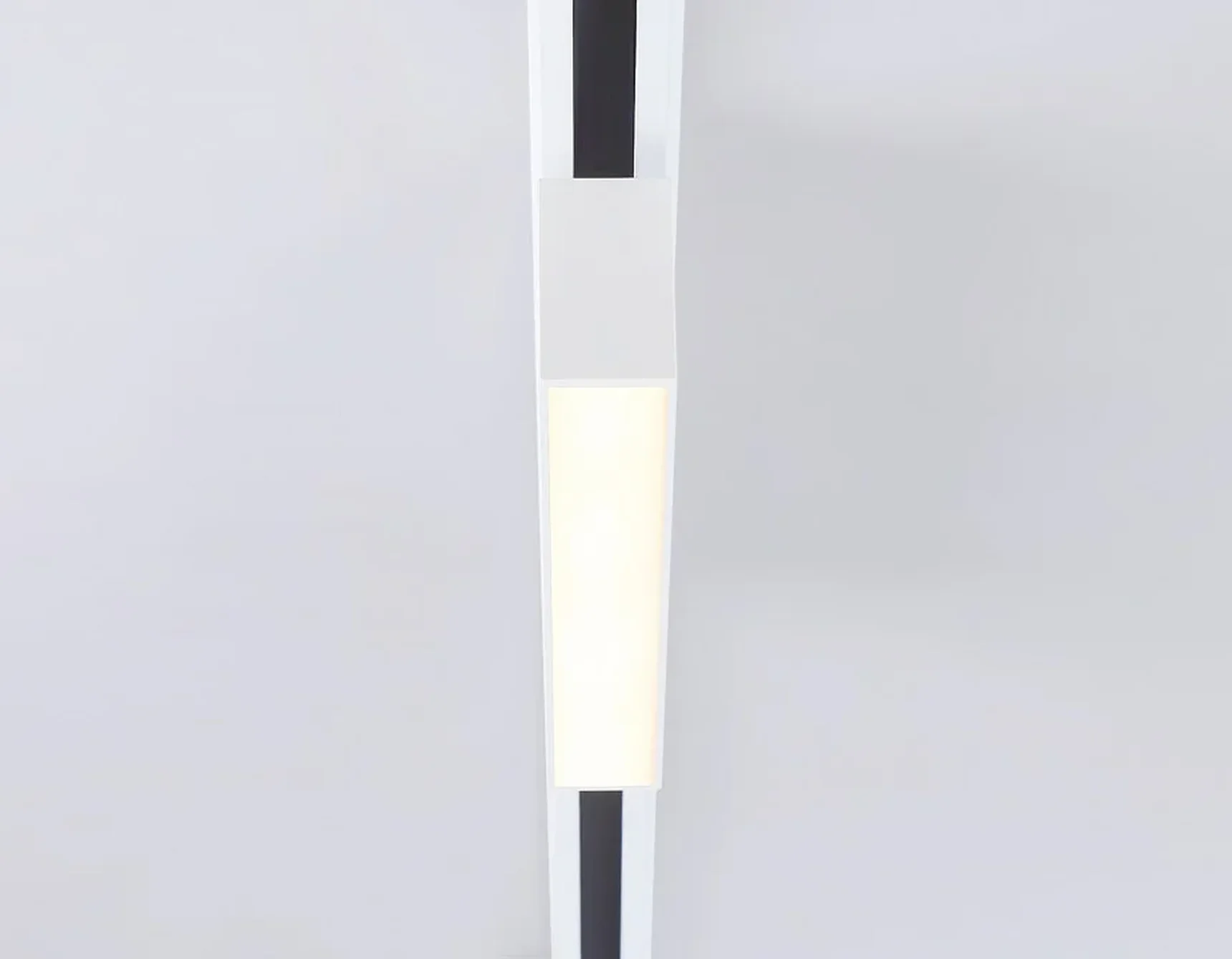 Светильник светодиодный трековый GL6761 WH белый LED 12W 3000K 300*22*48