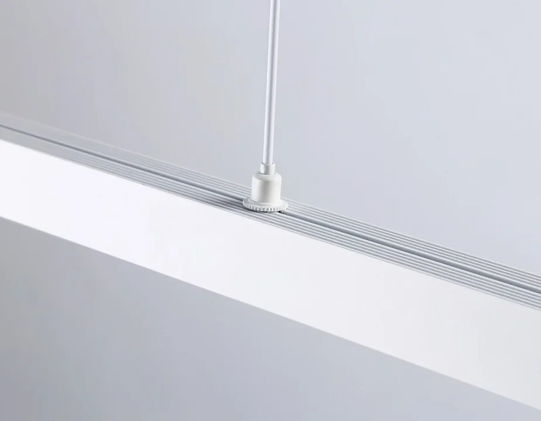 Светильник светодиодный трековый GL6782 WH белый LED 24W 3000K 600*22*1025