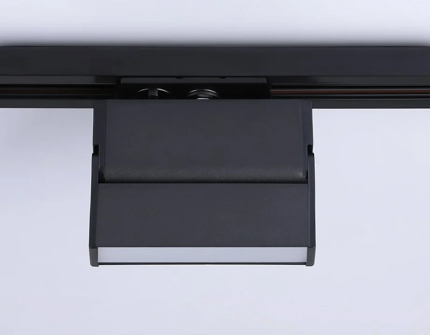 Светильник светодиодный трековый GL6803 BK черный LED 6W 4200K 115*22*87