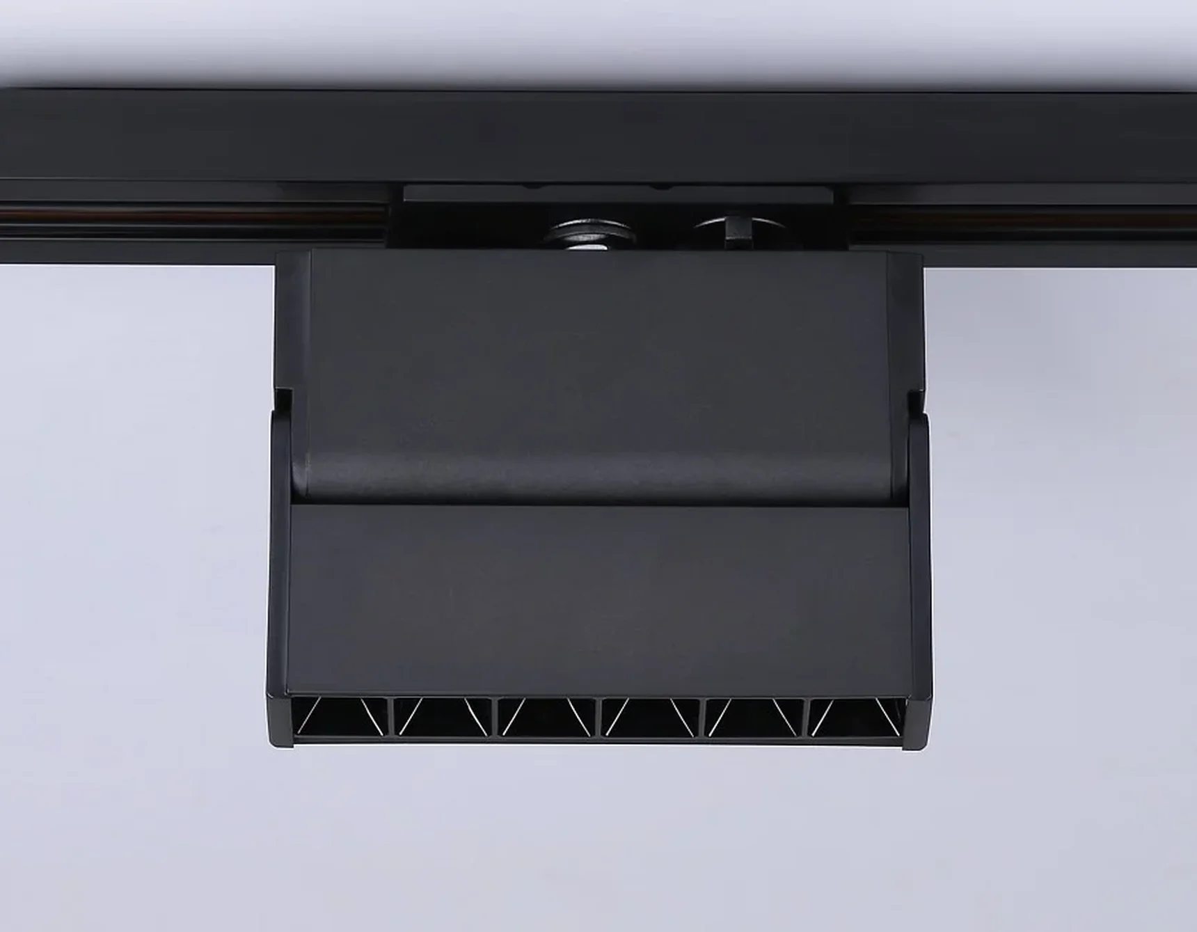 Светильник светодиодный трековый GL6813 BK черный LED 6W 3000K 24° 115*22*87