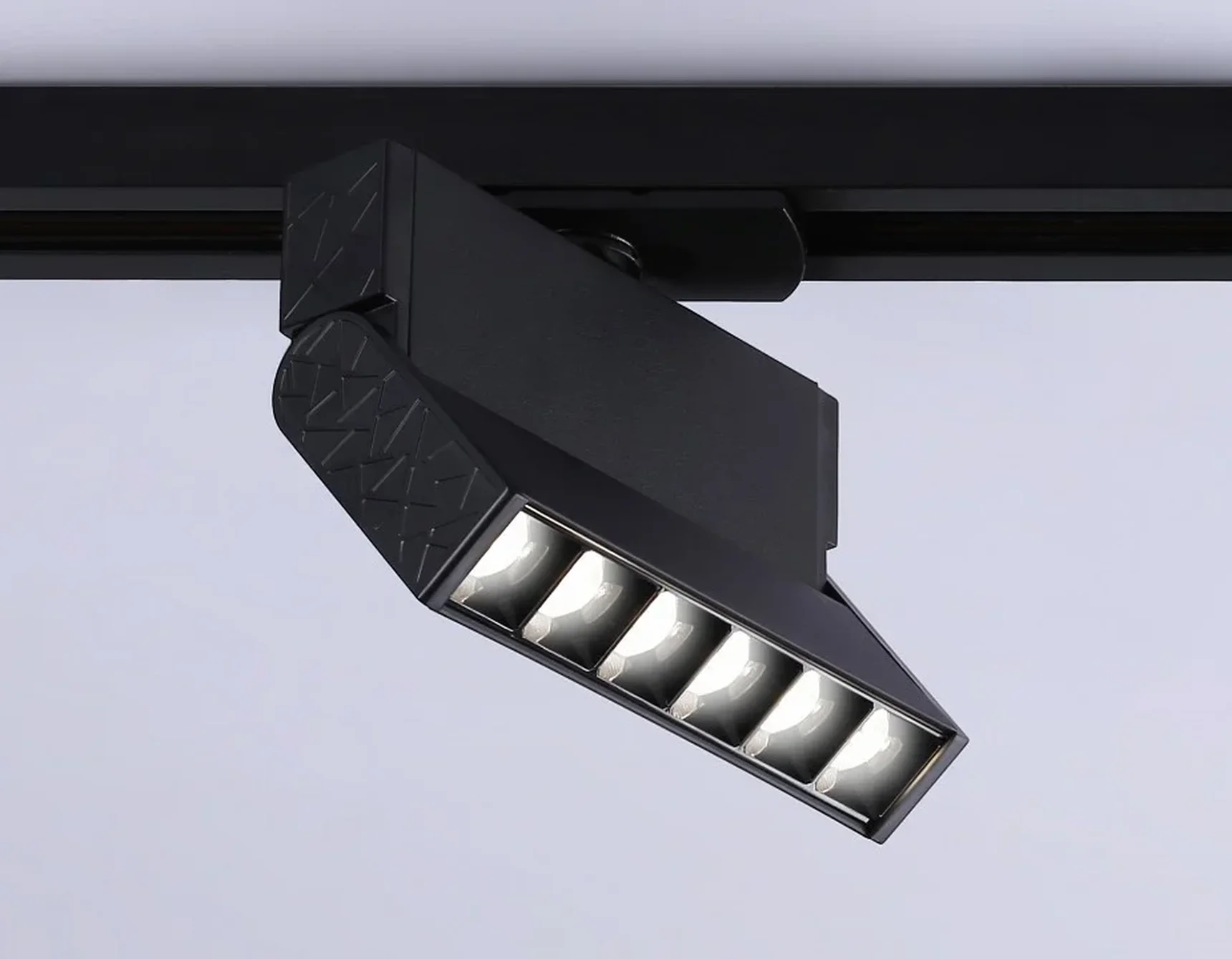 Светильник светодиодный трековый GL6814 BK черный LED 6W 4200K 24° 115*22*87