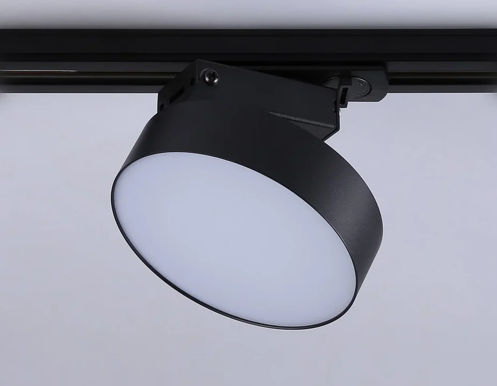 Светильник светодиодный трековый GL6842 BK черный LED 15W 4200K D115*80