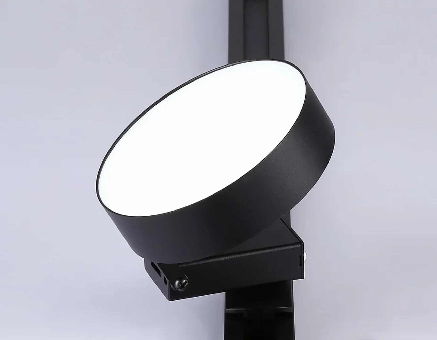 Светильник светодиодный трековый GL6842 BK черный LED 15W 4200K D115*80