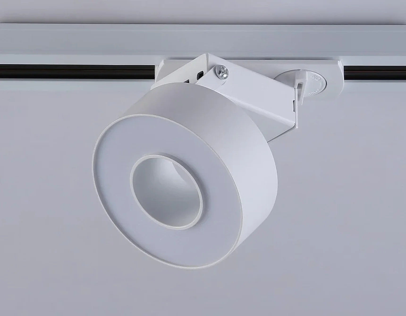 Светильник светодиодный трековый GL6861 WH белый LED 10W 4200K D75*80