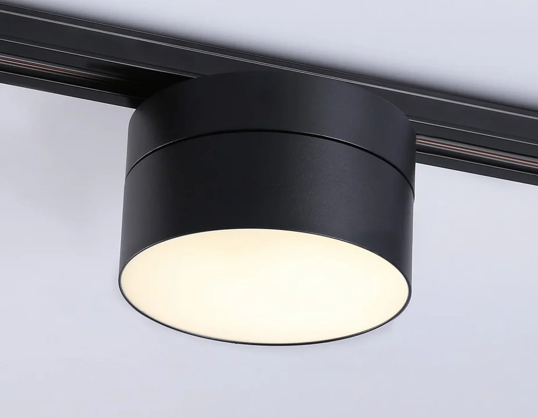 Светильник светодиодный трековый GL6877 BK черный LED 16W 3000K D115*90