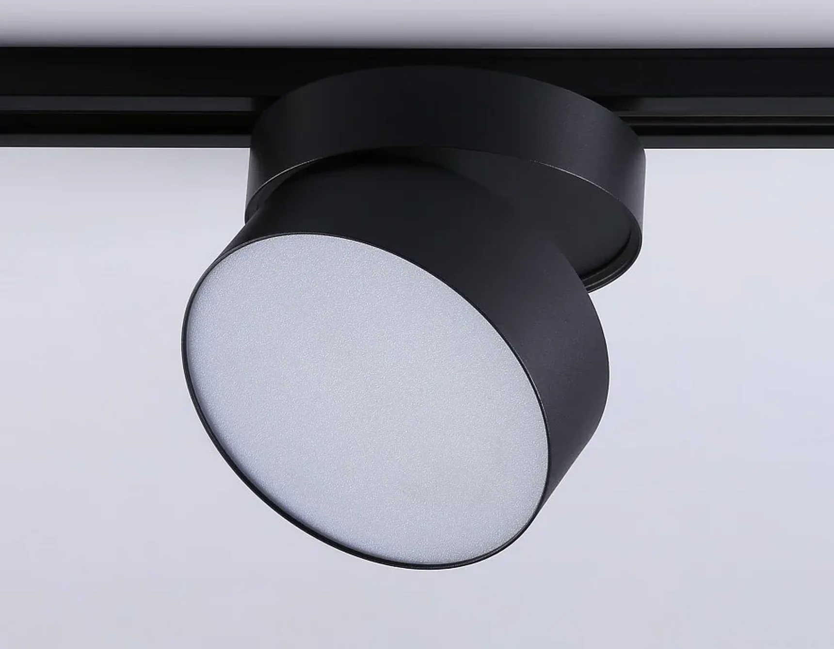 Светильник светодиодный трековый GL6877 BK черный LED 16W 3000K D115*90