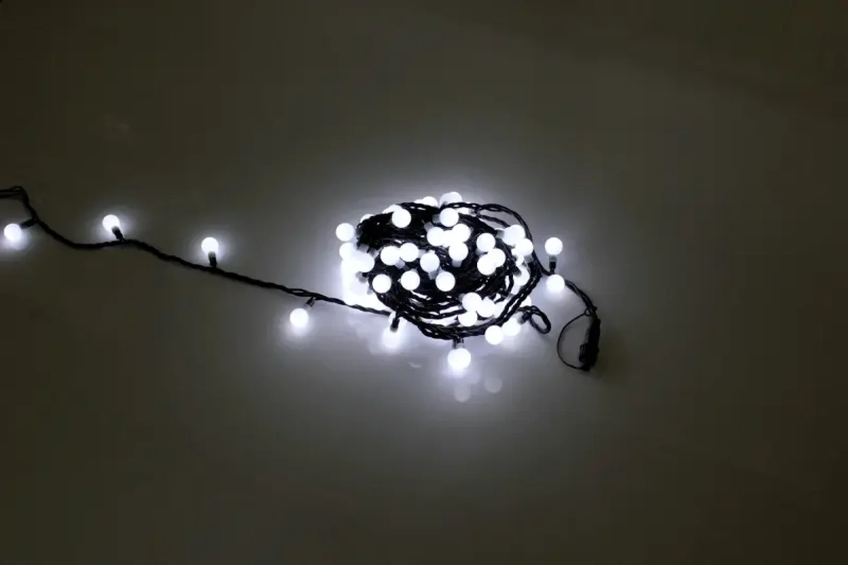 LED-PLR-100-15M-25MM-240V-W/BL -W/O белая/черный провод, соединяемая (без силового шнура) шарик D25