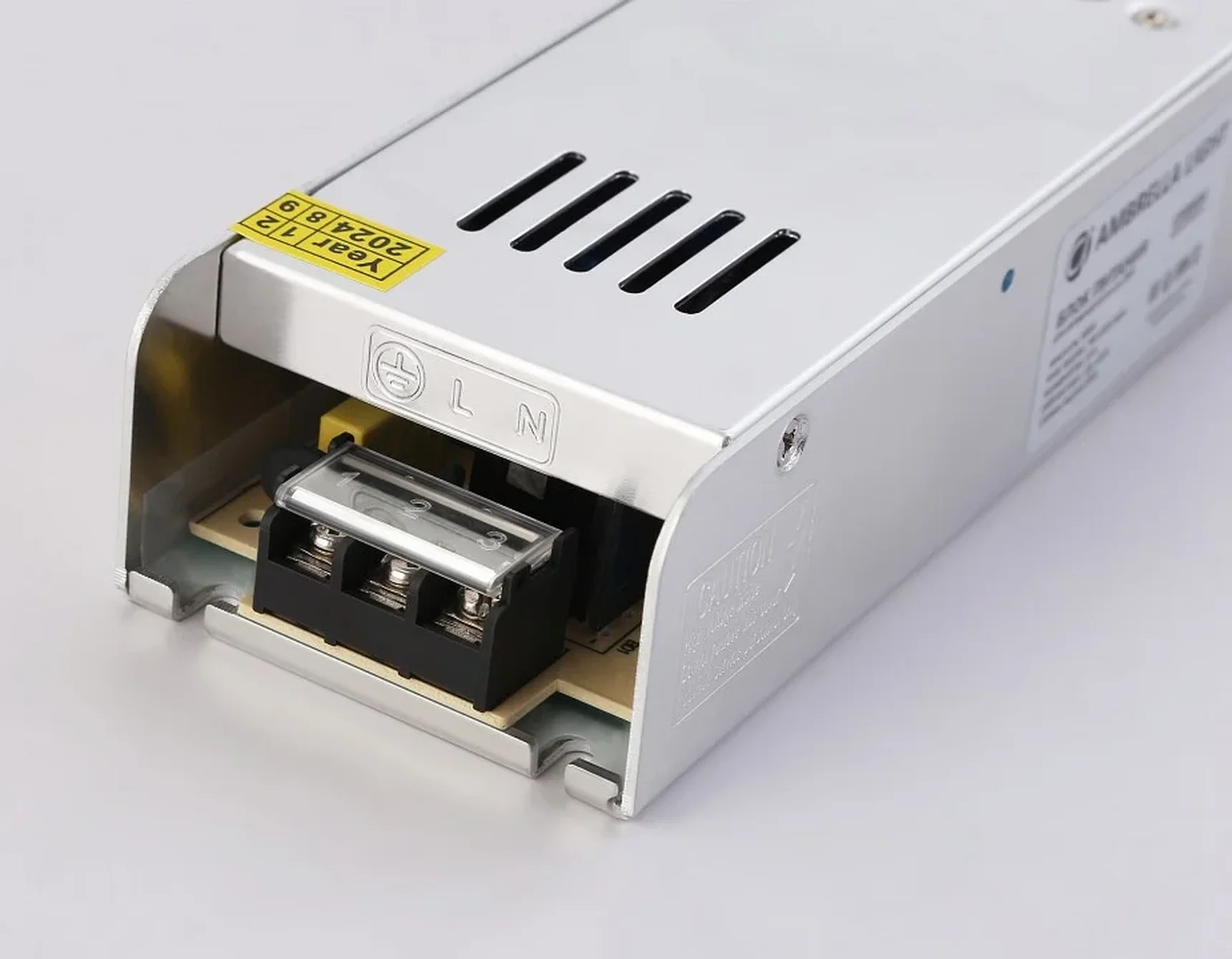 GS8686 блок питания 24V 360W 15A IP20 185-260V EMC 223*67*40