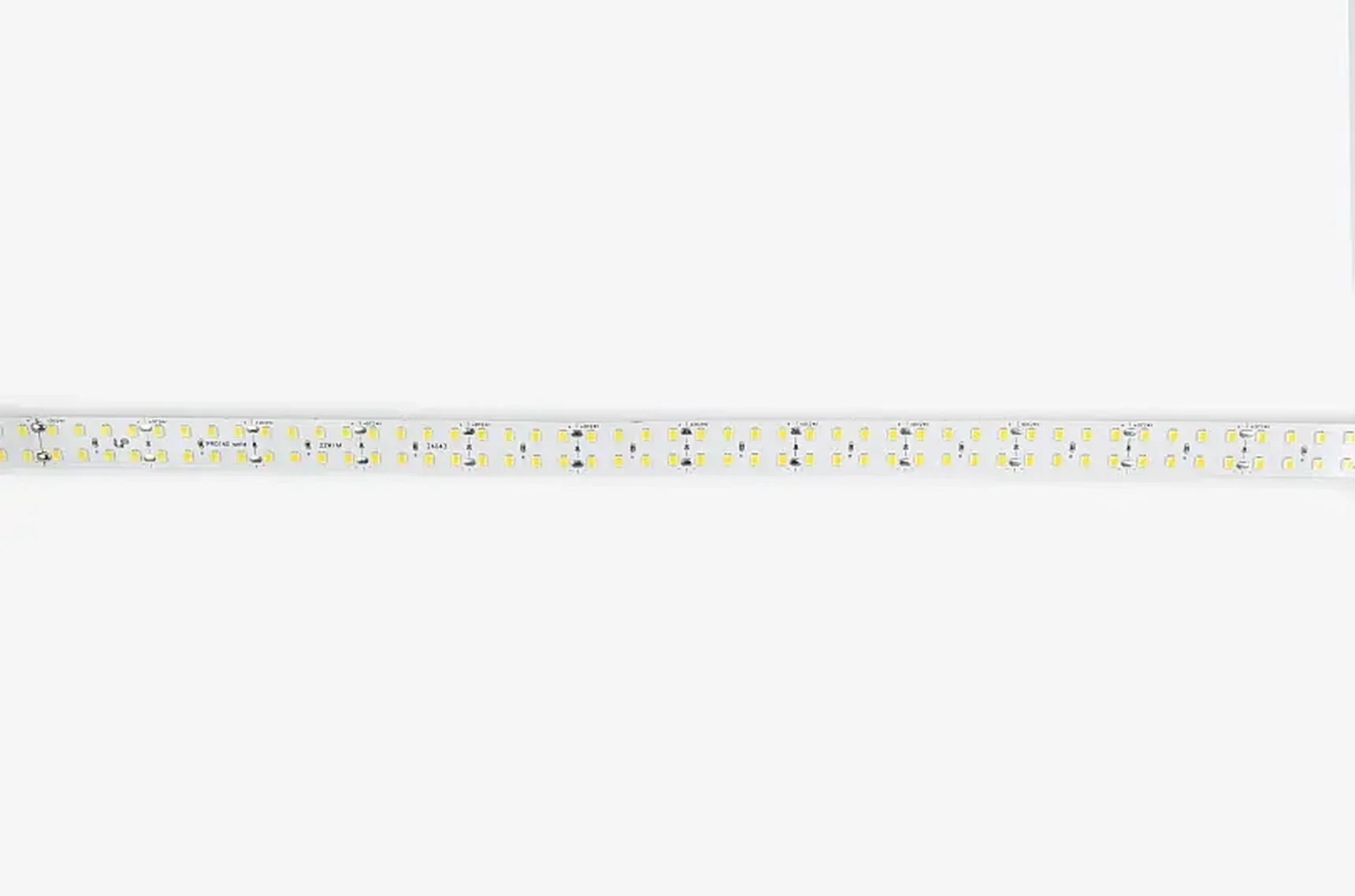 Светодиодная лента LEDS POWER двухрядная 16мм 2835 240/м (22Вт/м) 24В нейтральная, серия ПРО140 009797