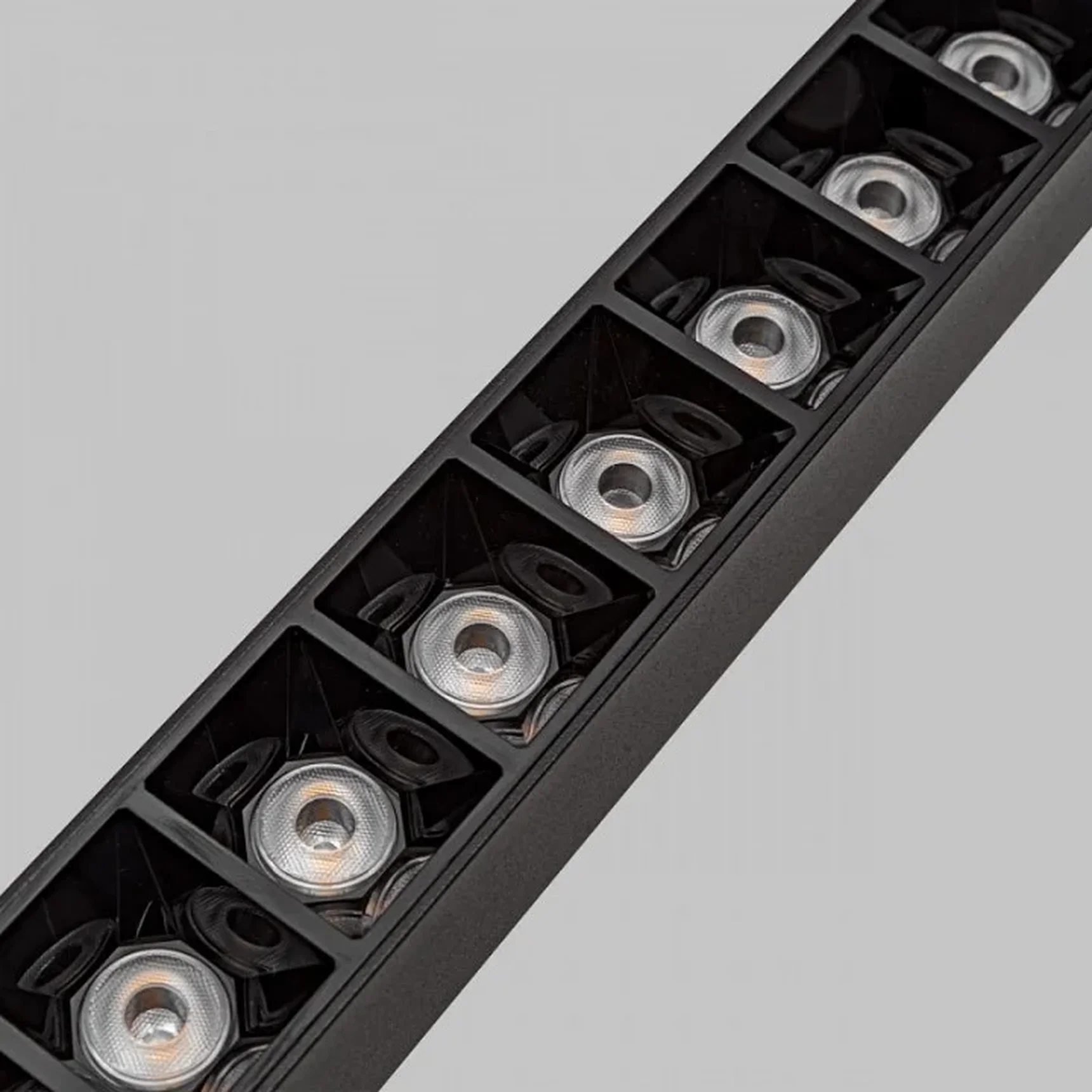 Светильник 20W на однофазный трек 220V, LED 4200K, Черный