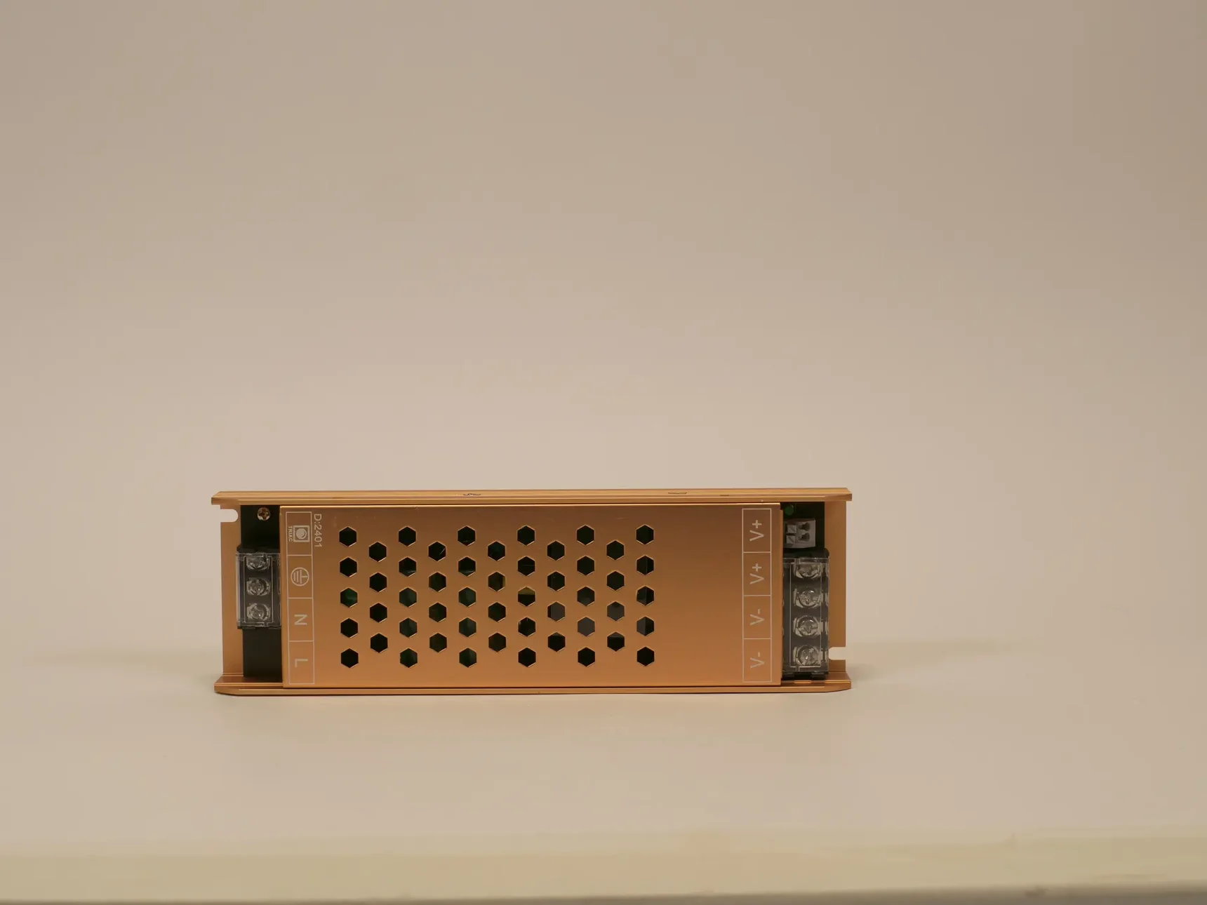 Блок питания для светодиодной ленты, с диммированием TRIAC 200Вт, 24В, YA-200-24-TR