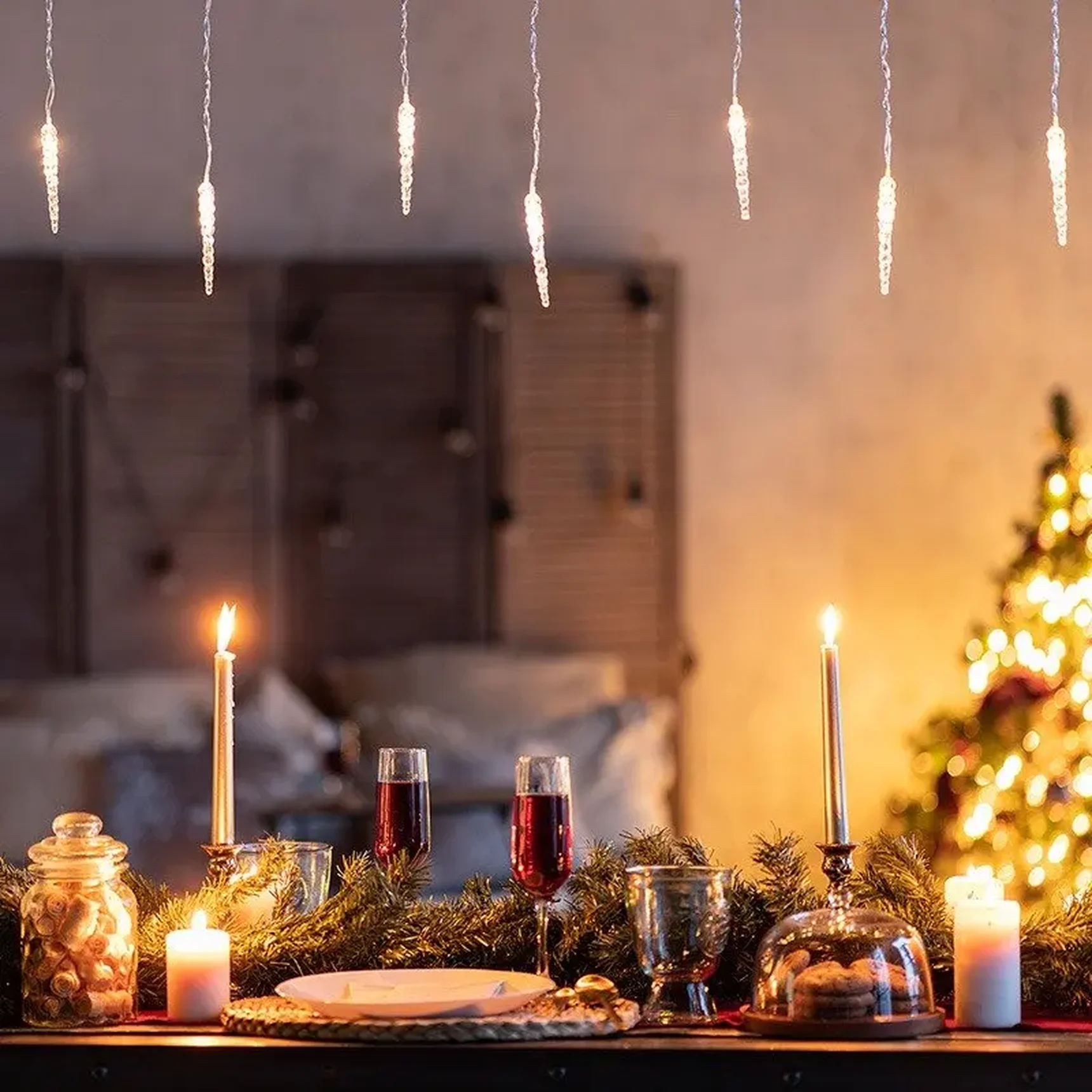 Гирлянда Сосульки 1,5х0,25 м, прозрачный провод, теплый белый цвет свечения NEON-NIGHT