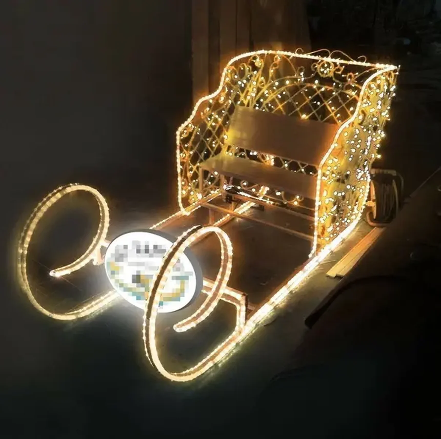 Композиция новогодняя фигура  Сани с лавочкой