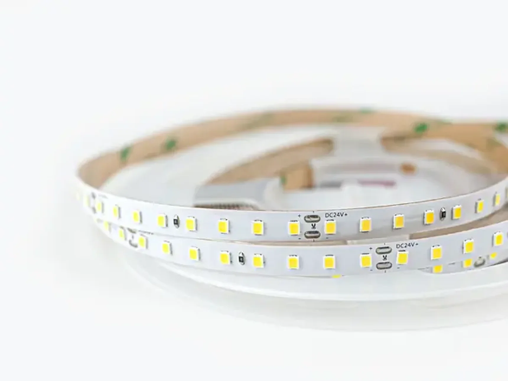 Светодиодная лента 2835 112/м (10Вт/м) 24В холодная, серия ПРО125 008899
