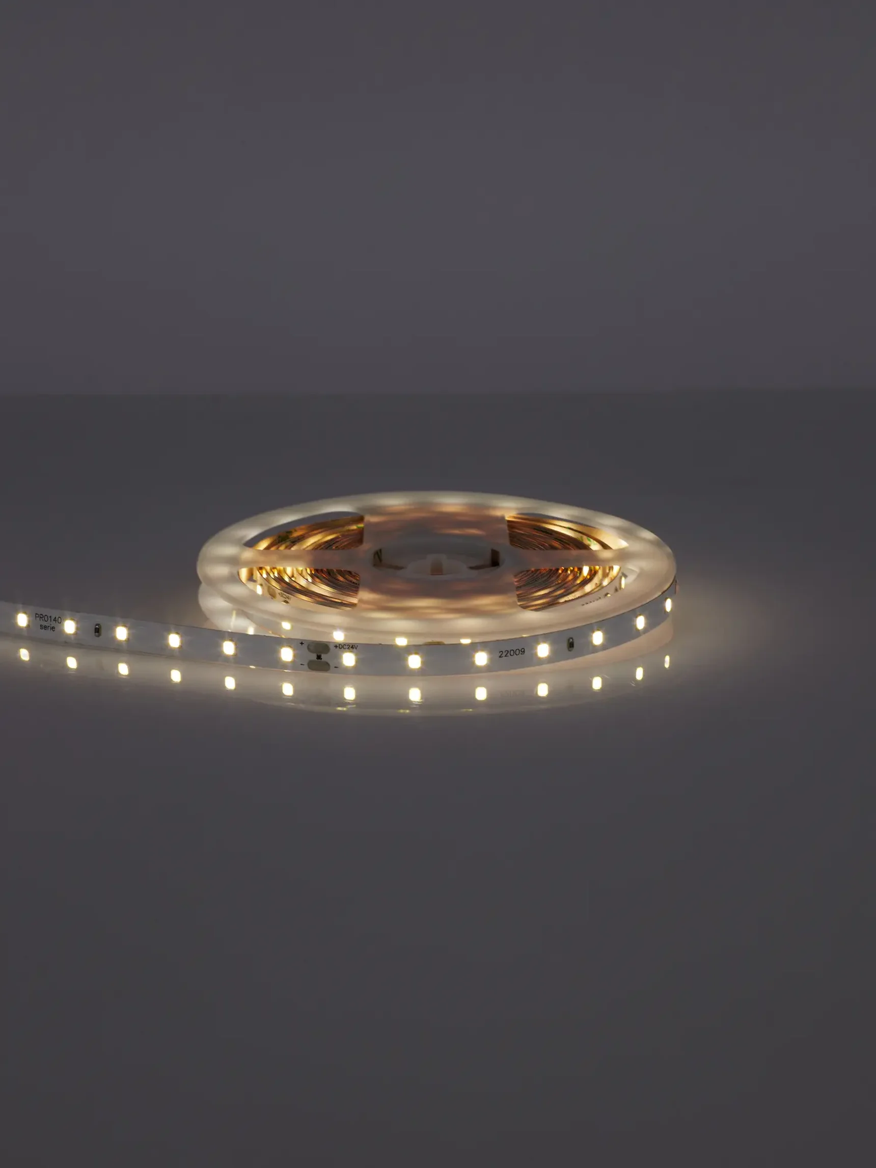 Светодиодная лента LEDS POWER 2835 64/м (6Вт/м) 24В нейтральная, серия ПРО140 005119