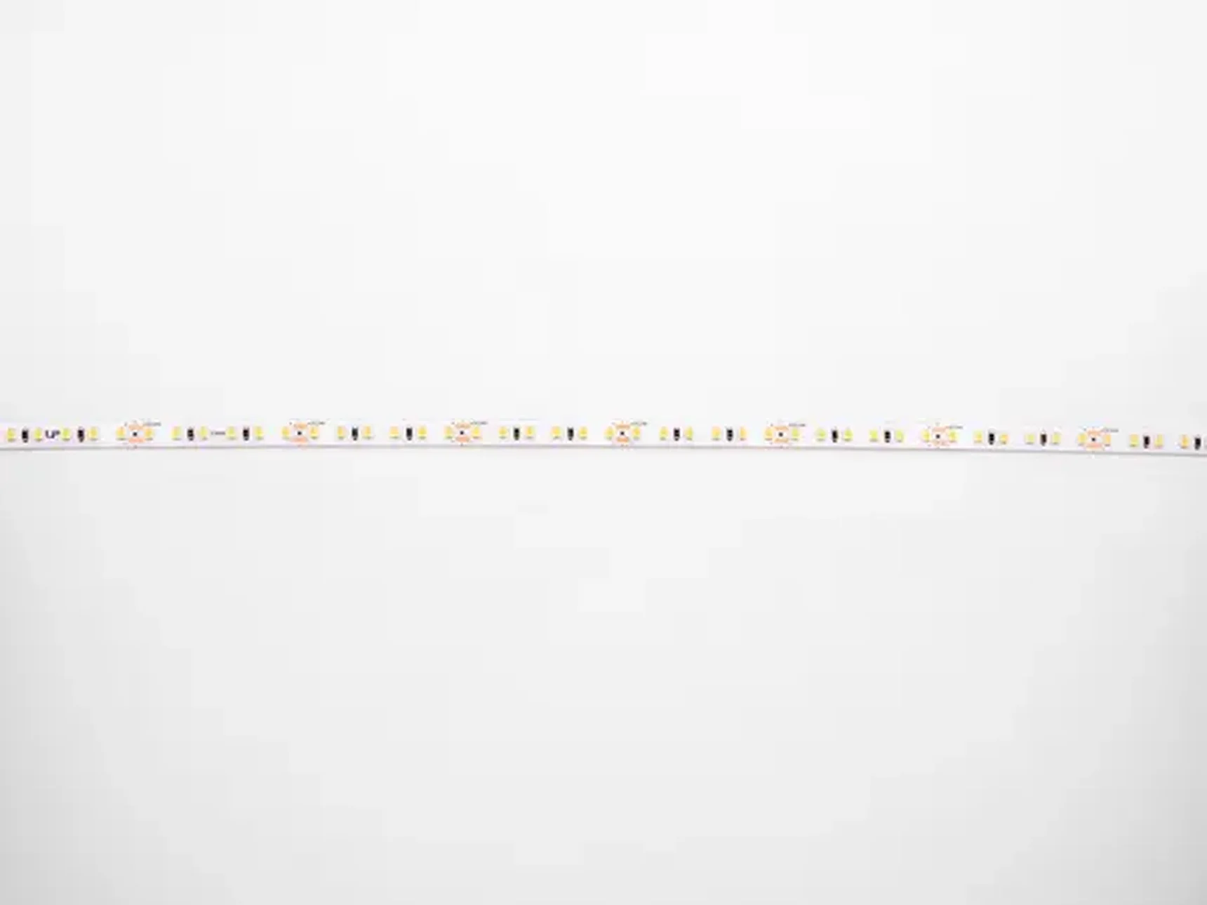 Светодиодная лента 2835 120/м (9,6Вт/м) 24В нейтральная 004204