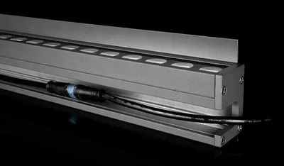 Архитектурный линейный светодиодный прожектор ЭМИТТЕР 36F-K-24-18-NCW