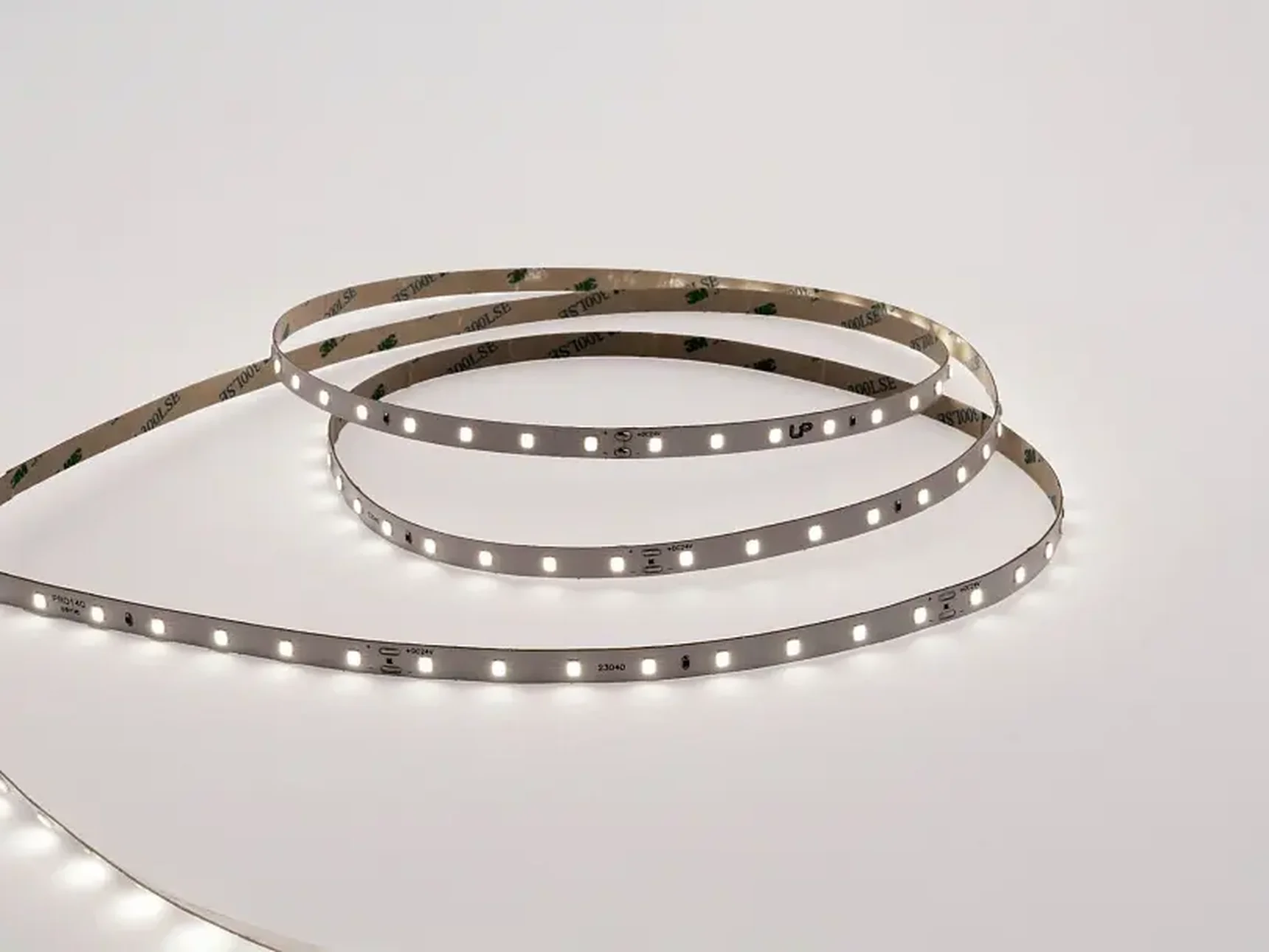 Светодиодная лента LEDS POWER 2835 64/м (6Вт/м) 24В нейтральная, серия ПРО140 005119