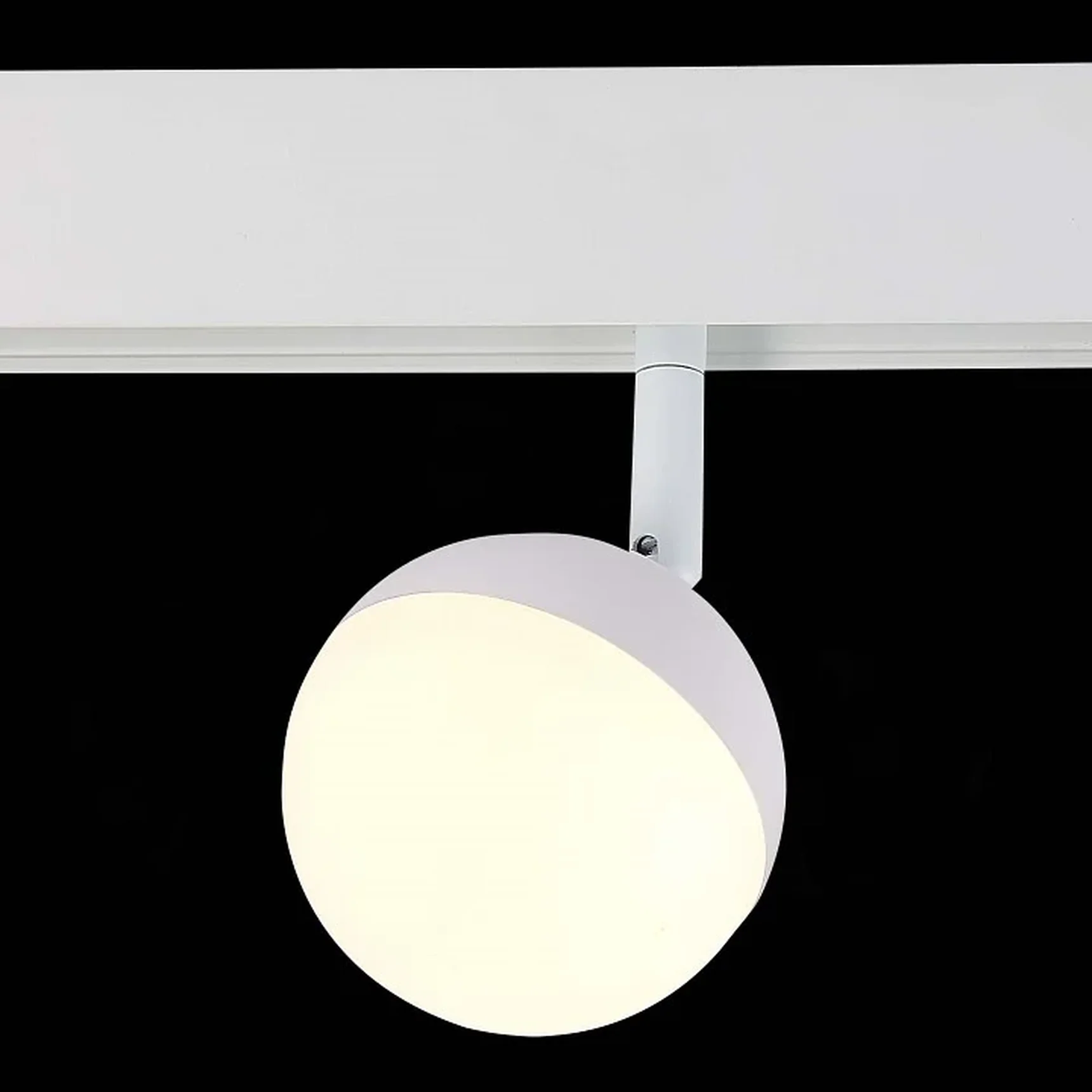 Магнитный трековый светильник белый LED 1*7W 3000K 520Lm Ra>80 120° IP20 L120xW90xH192 48V