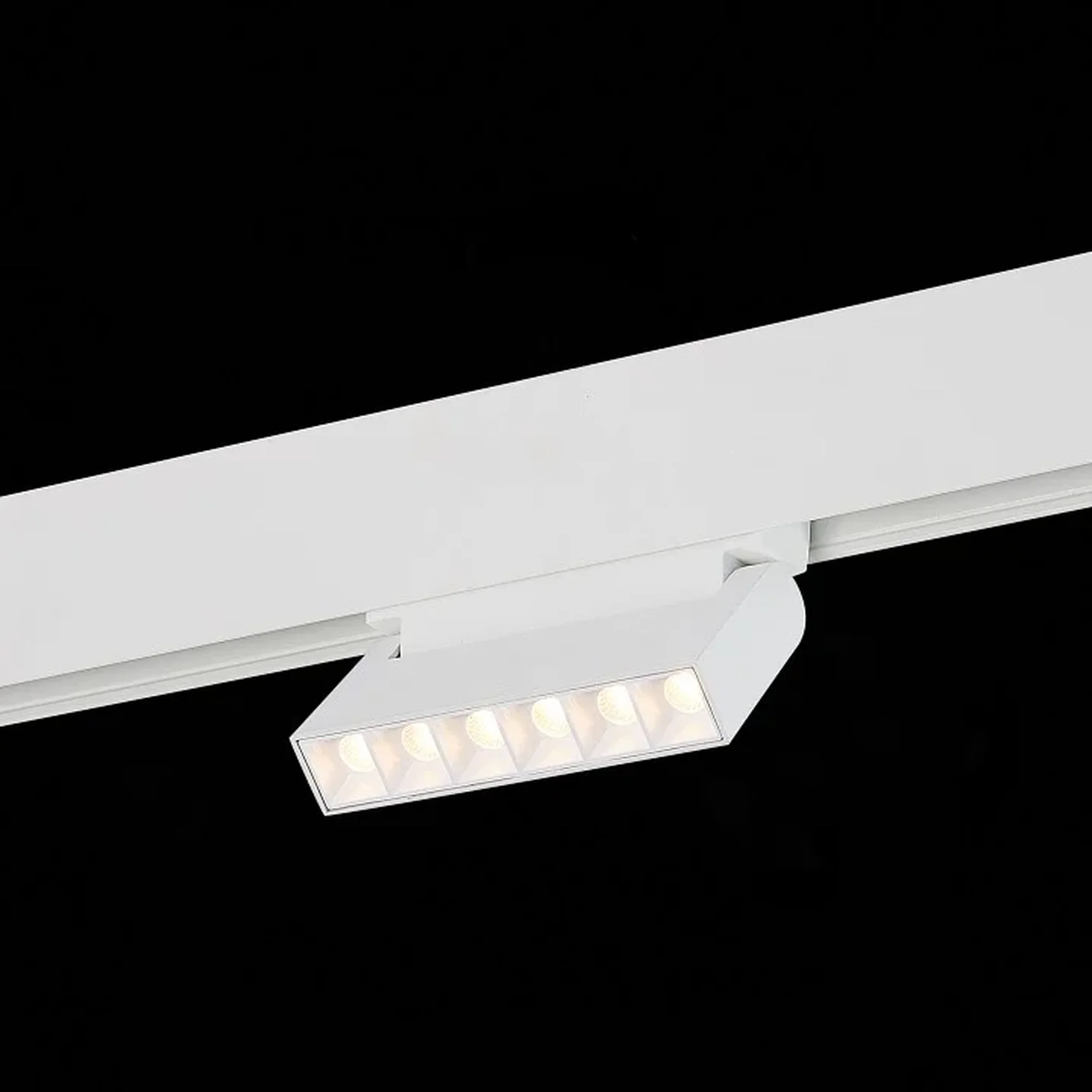 Магнитный трековый светильник белый LED 1*6W 3000K 532Lm Ra>80 36° IP20 L120xW22xH108 48V