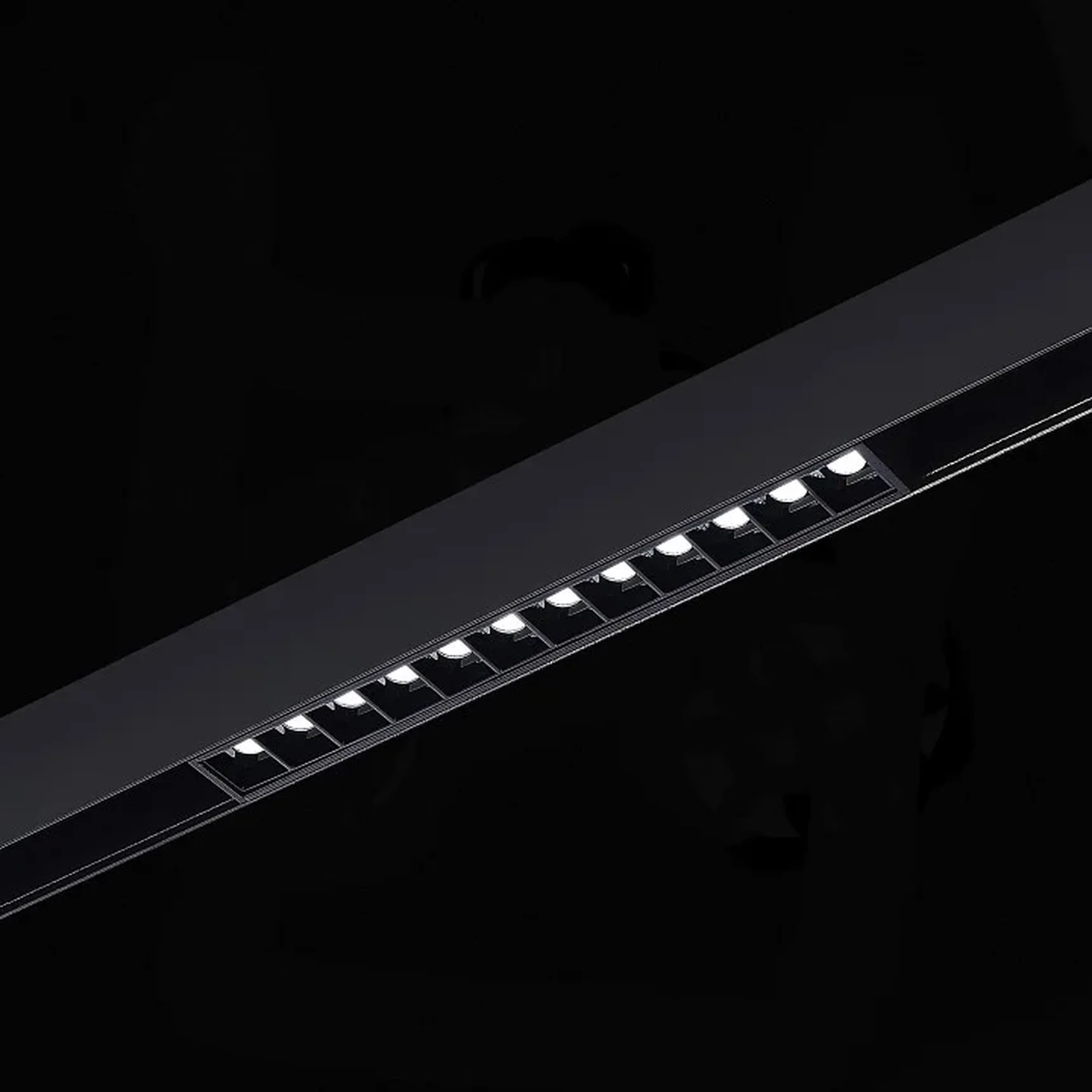 Магнитный трековый светильник SMART Черный LED 1*12W 2700K-6500K 1 080Lm Ra90 36° IP20 L270xW22xH25
