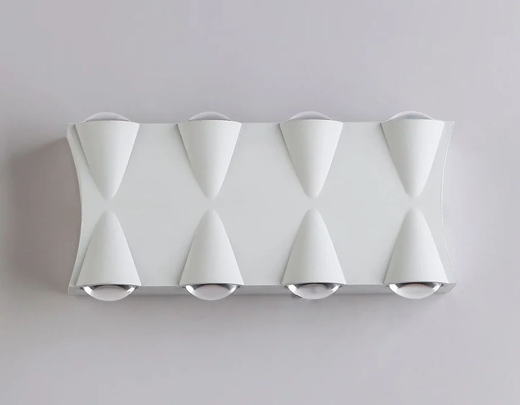 Светильник уличный светодиодный настенный ST4490/8 WH белый LED 4200K 8W IP54 190*80*45