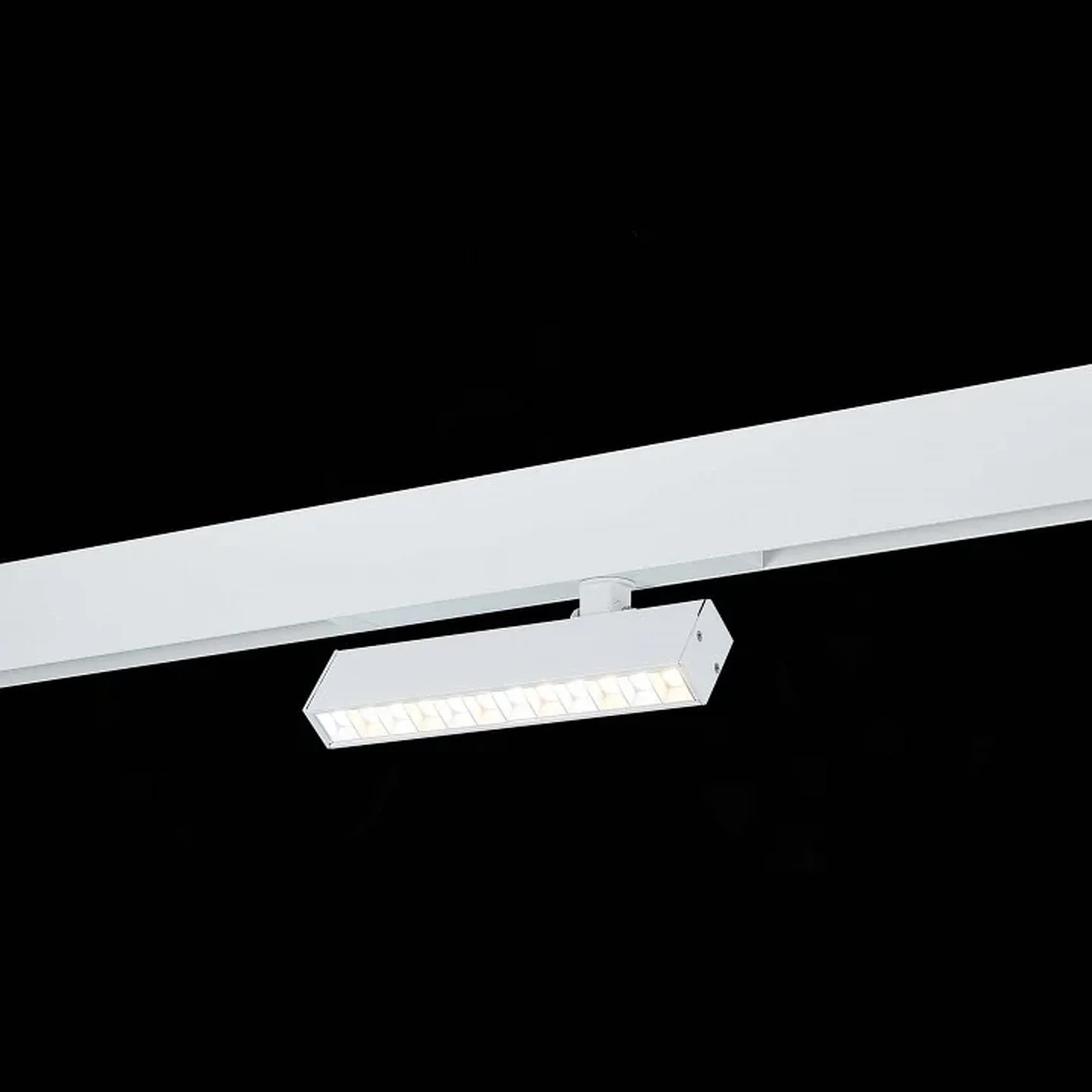Светильник трековый Белый LED 1*9W 2700K-6000K 700Lm Ra>90 24 IP20 L220xW25xH105 220V