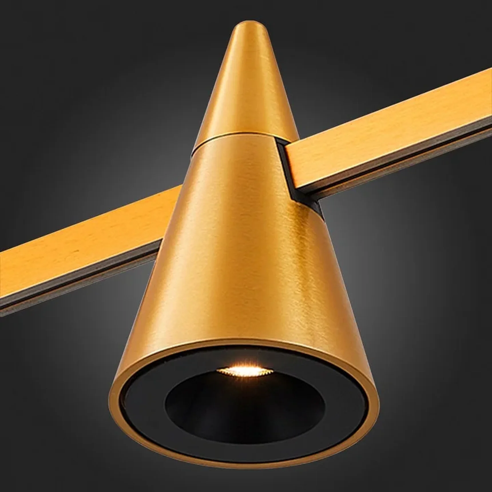 Магнитный трековый светильник FARM Золотистый LED 1*5W 3000K 272Lm Ra90 60 IP20 D70xH115 24V