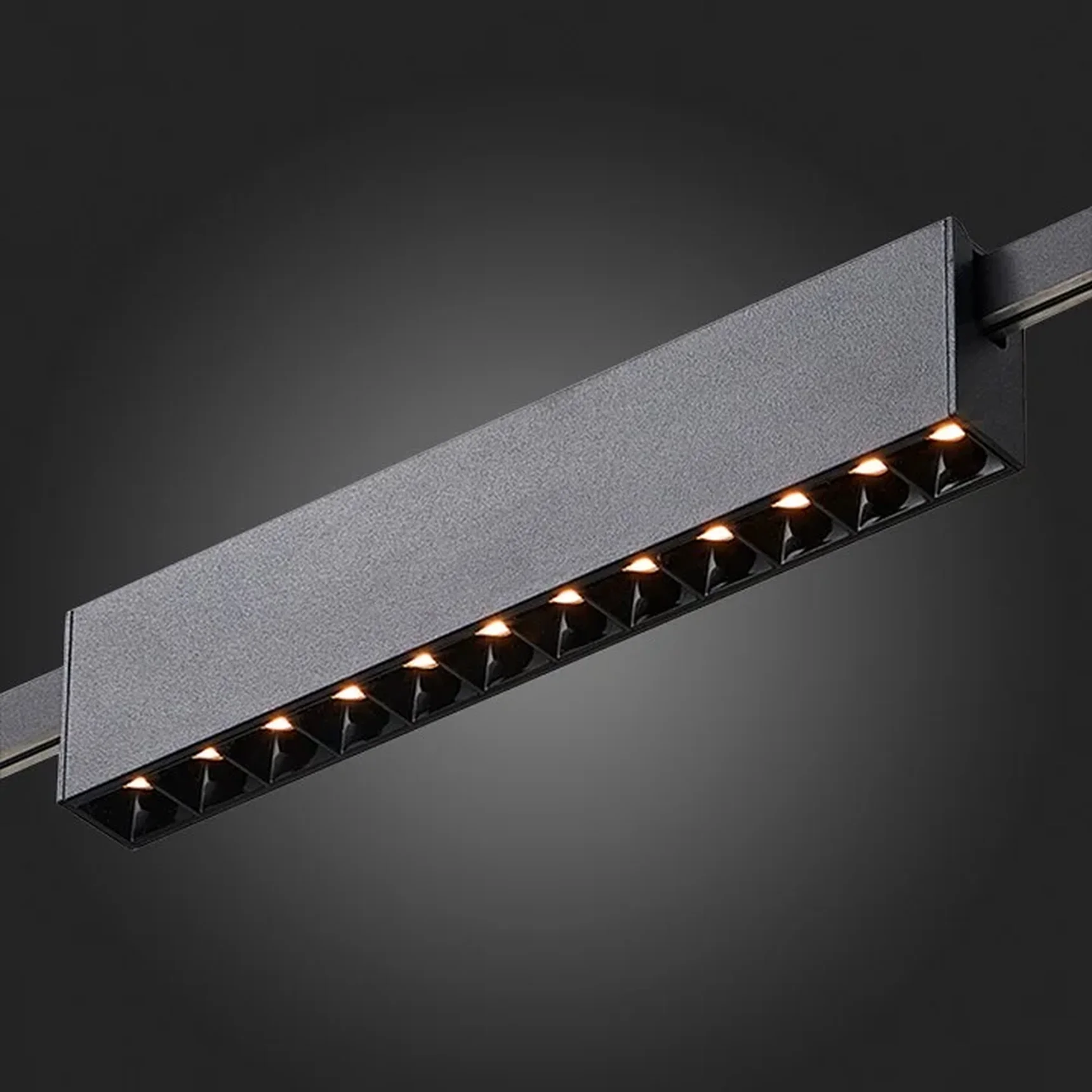 Магнитный трековый светильник FARM Черный LED 1*12W 3000K 609Lm Ra90 40 IP20 L232xW24xH48,5 24V
