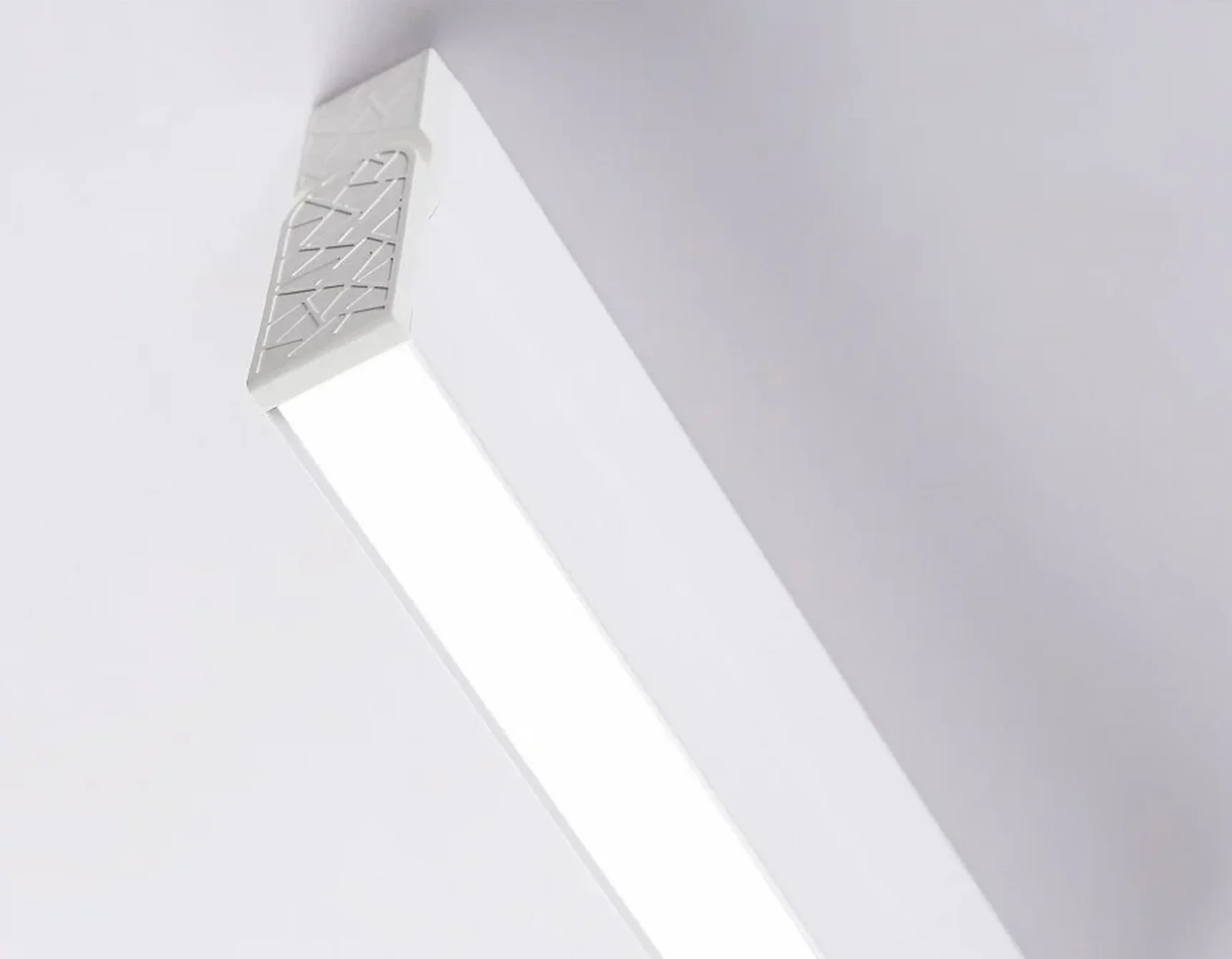 Светильник светодиодный накладной TA1818 WH белый LED 12W 4200K 230*22*87