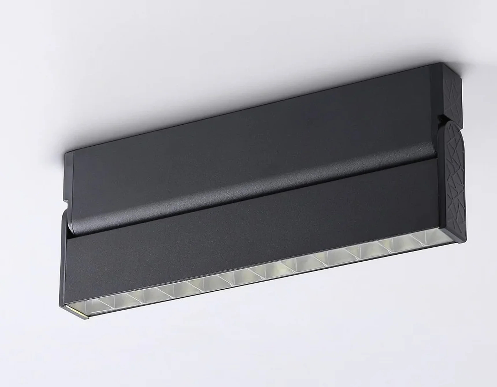 Светильник светодиодный накладной TA1829 BK черный LED 12W 4200K 230*22*87