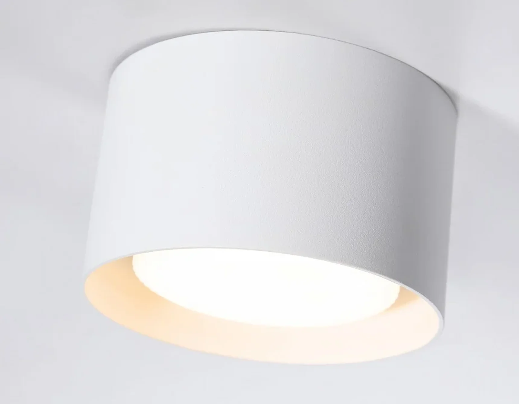 Светильник накладной TN70812 WH белый GX53 max 12W D85*60