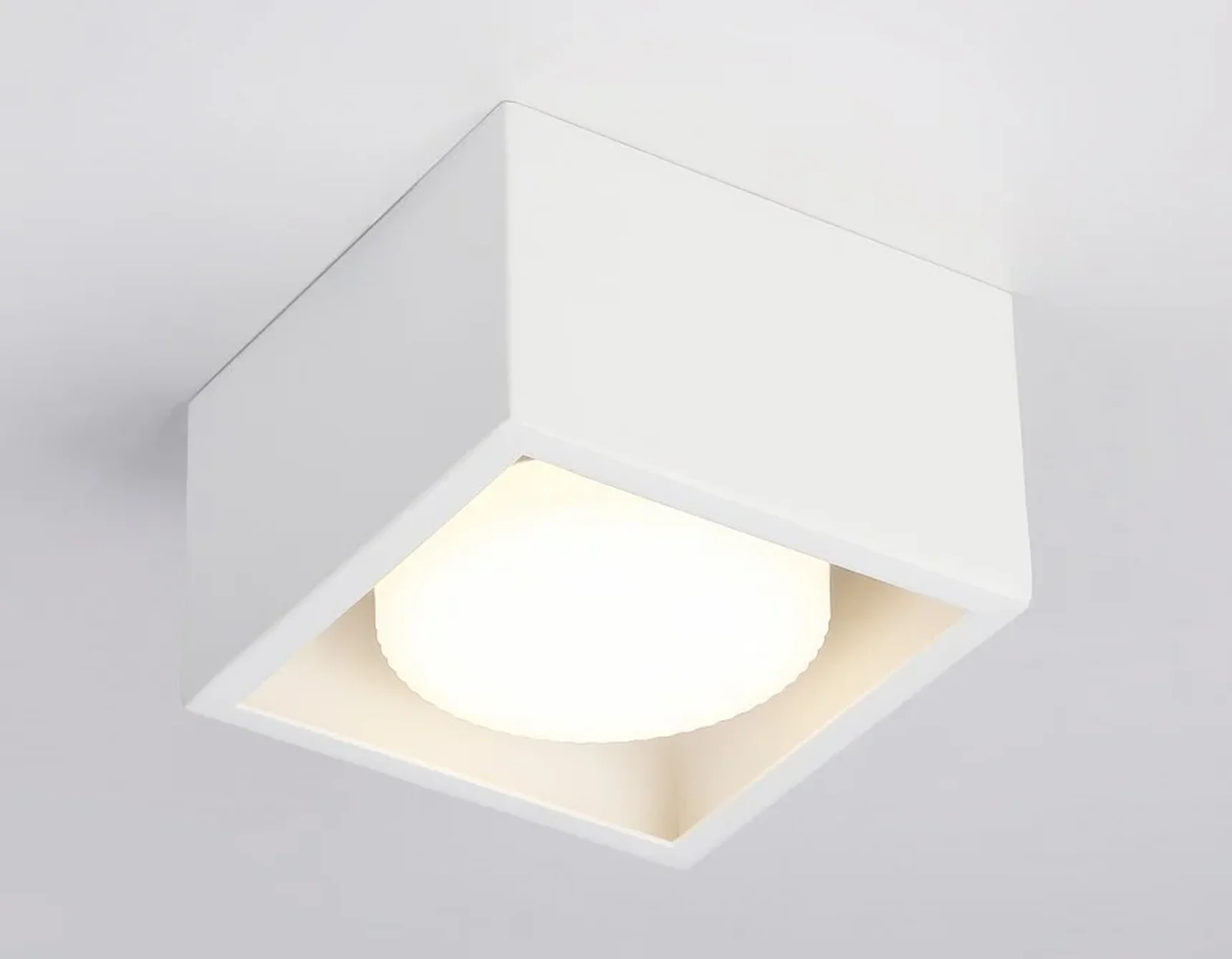 Светильник накладной TN70825 WH белый GX53 max 12W 100*100*60