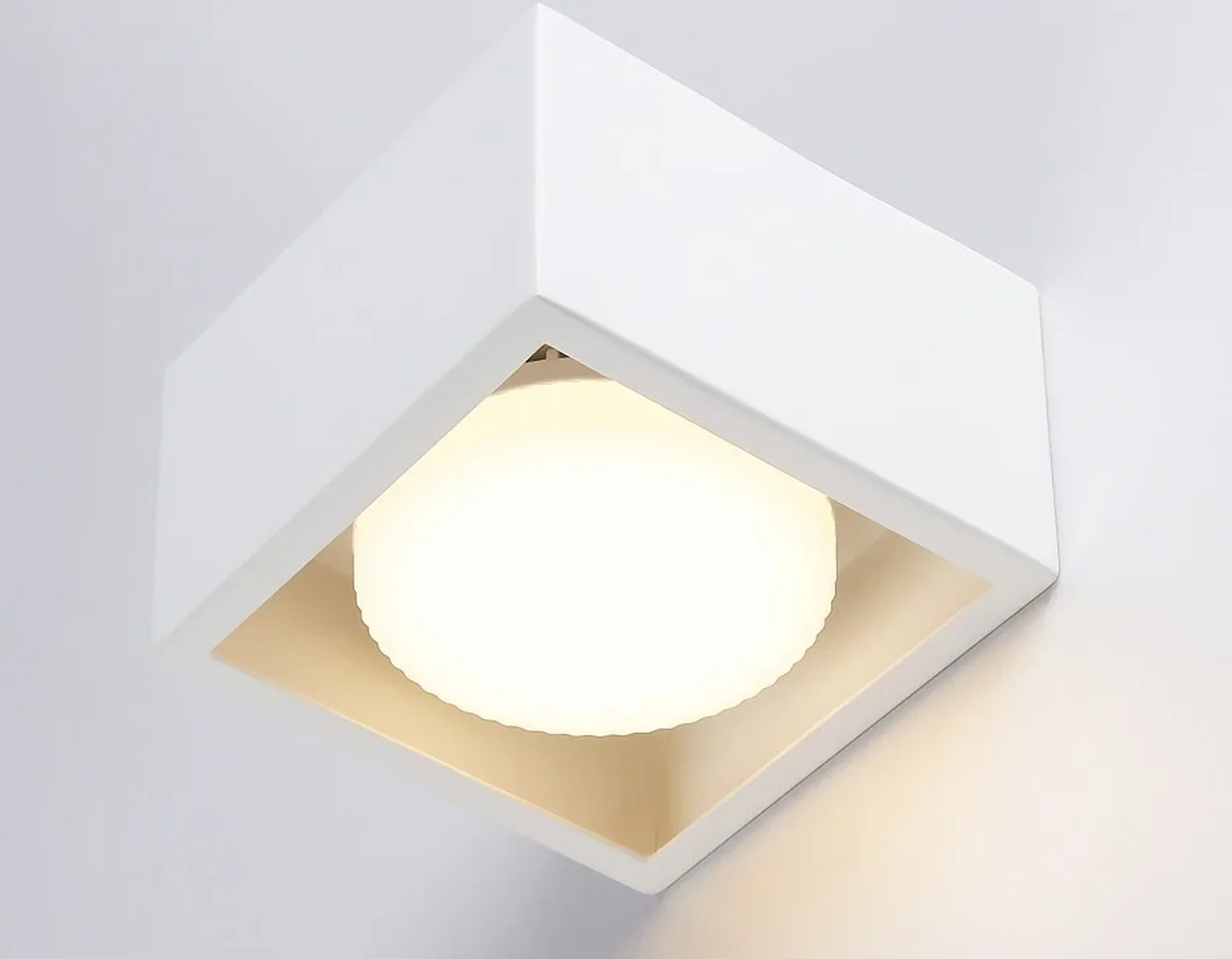 Светильник накладной TN70825 WH белый GX53 max 12W 100*100*60