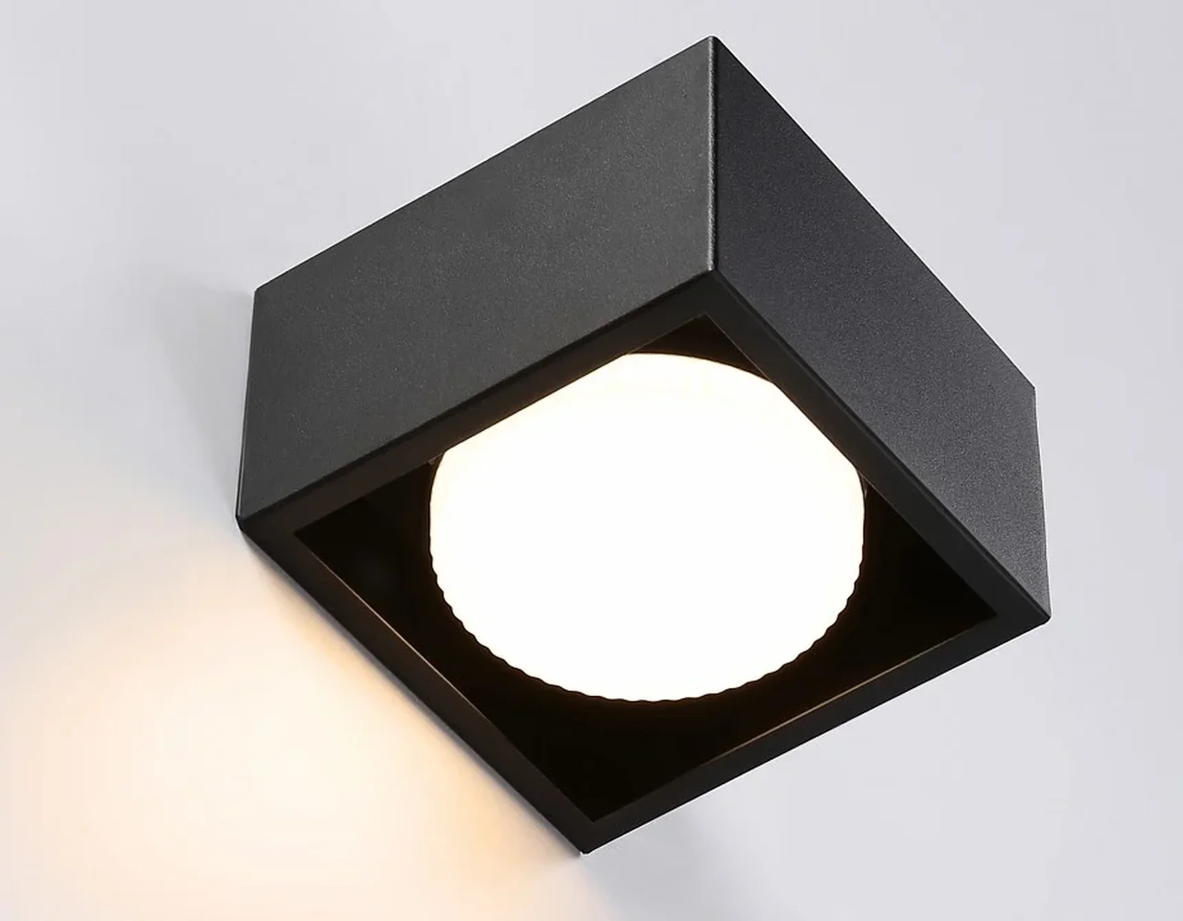 Светильник накладной TN70827 BK черный GX53 max 12W 100*100*60